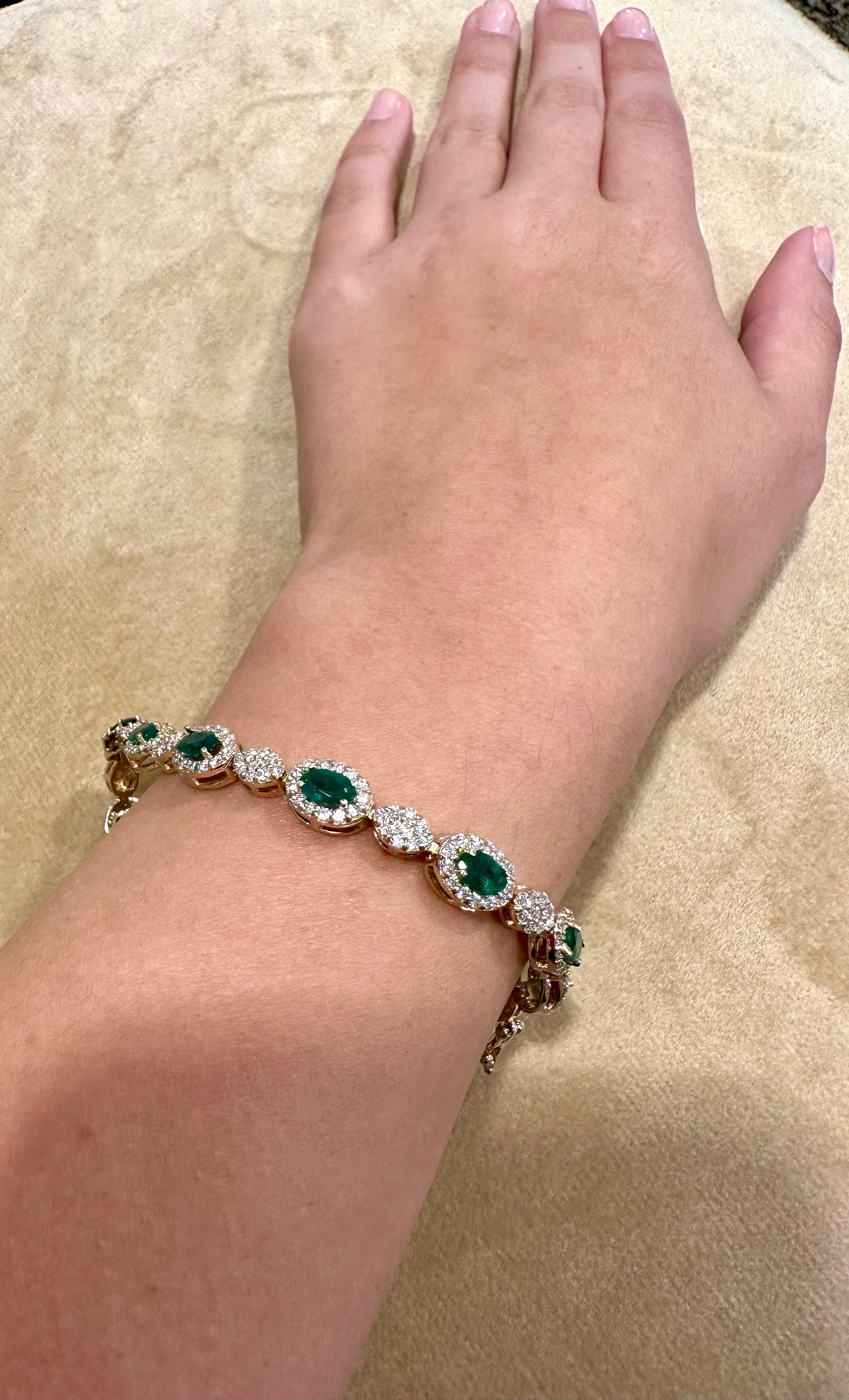 Bracciale tennis con smeraldo brasiliano naturale da 8 carati e diamante da 4,5 carati in oro 14 carati In condizioni ottime in vendita a New York, NY