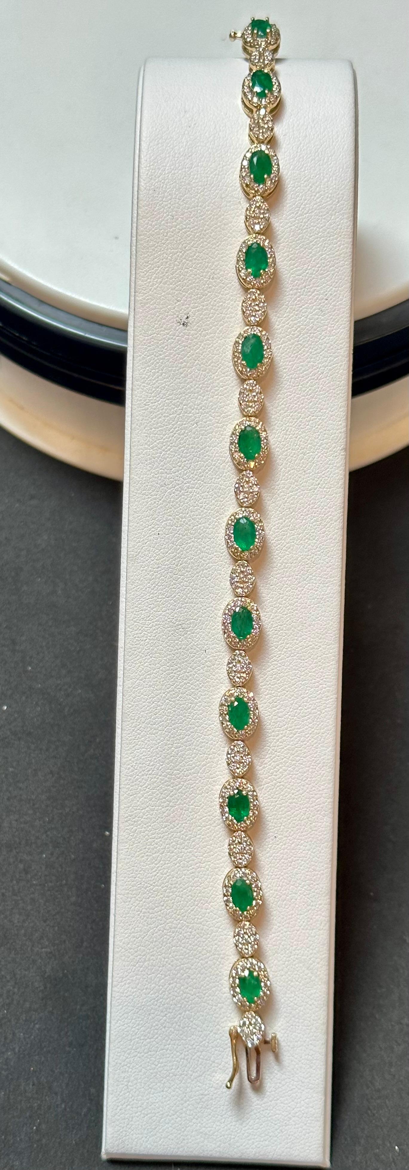 Bracciale tennis con smeraldo brasiliano naturale da 8 carati e diamante da 4,5 carati in oro 14 carati in vendita 2