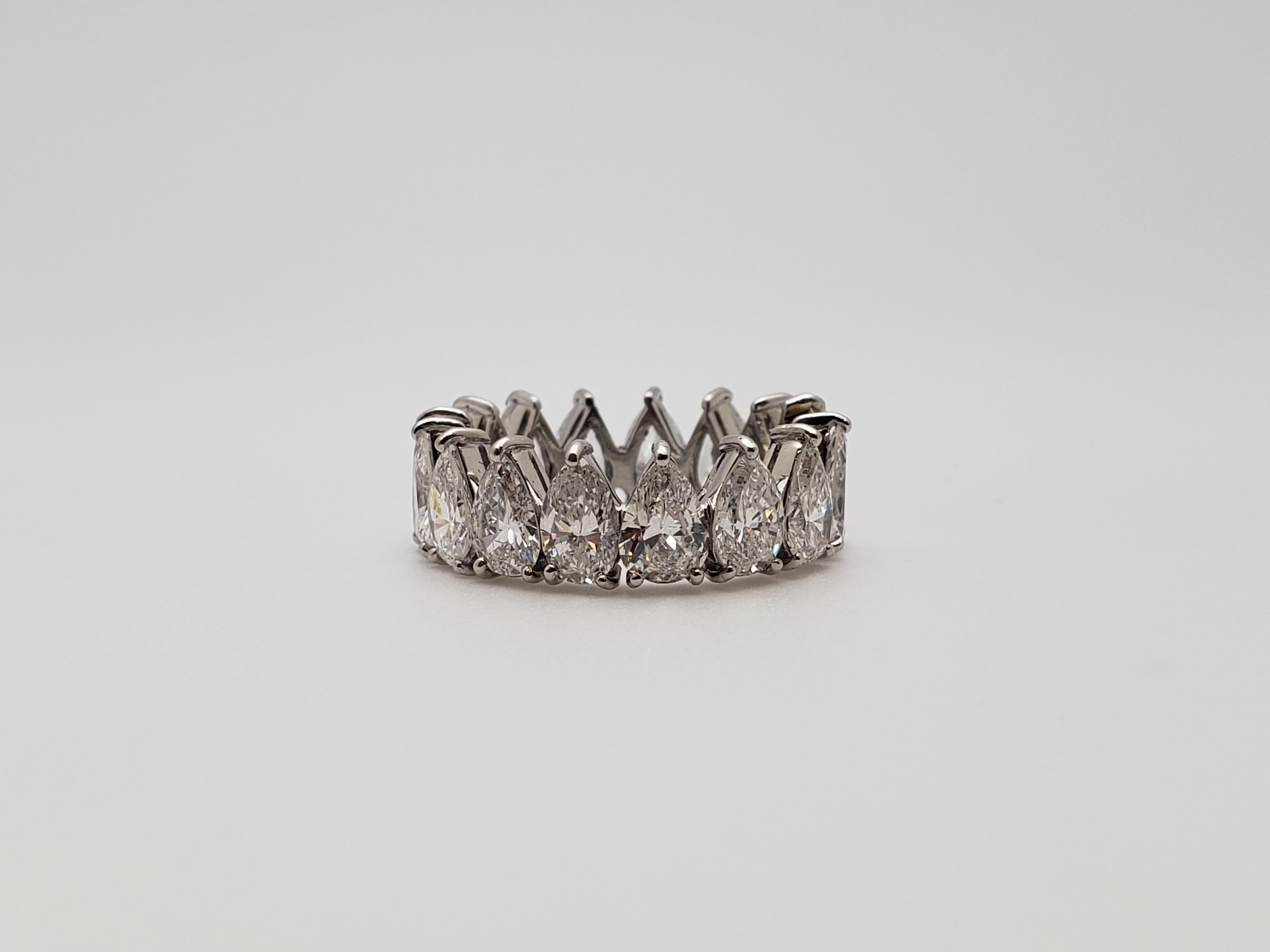 Bague d'éternité complète en platine avec diamant naturel de 8 carats en vente 1