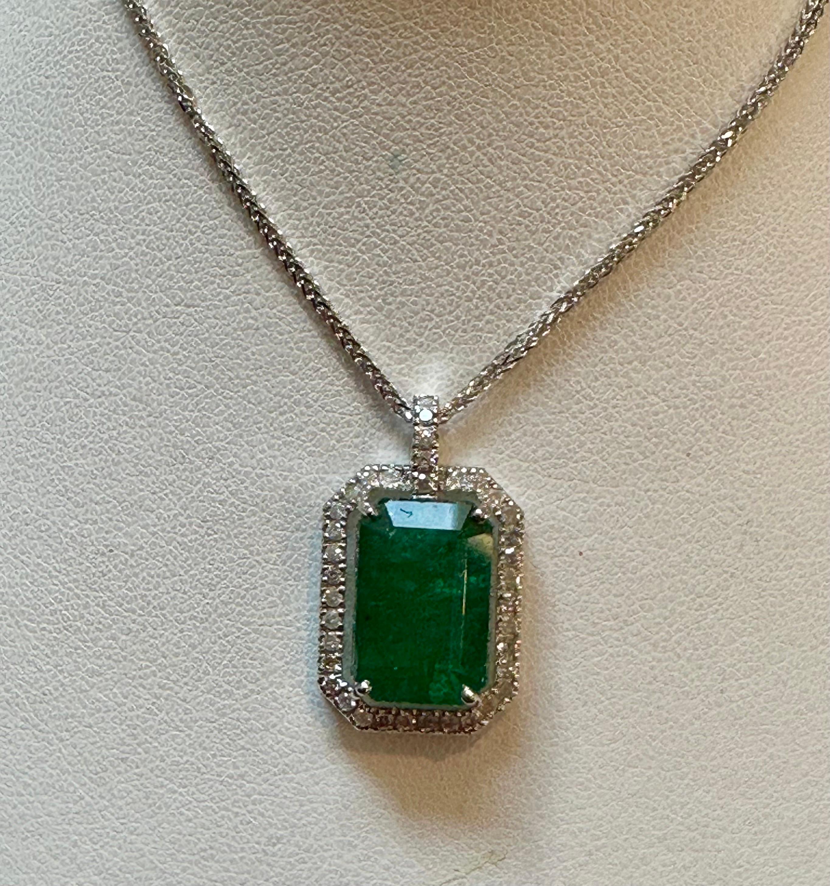 8 Ct Natural Emerald Cut  Emerald  & Diamond Halo Pendant Pendant, 14KWG Chain  For Sale 4