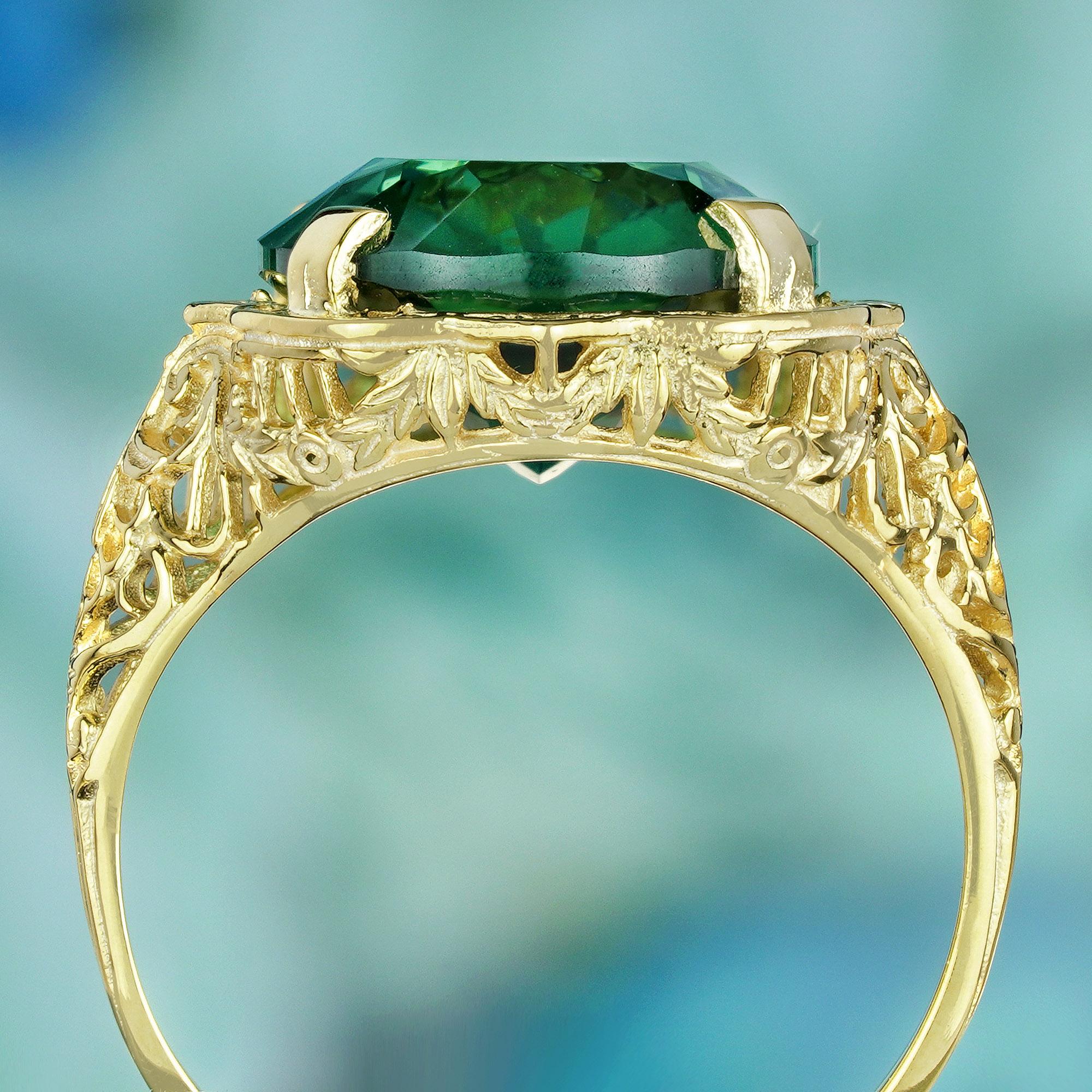 8 Ct. Natural Green Quartz Vintage Style Filigree Cocktail Ring in Solid 9K Gold In New Condition For Sale In Bangkok, TH