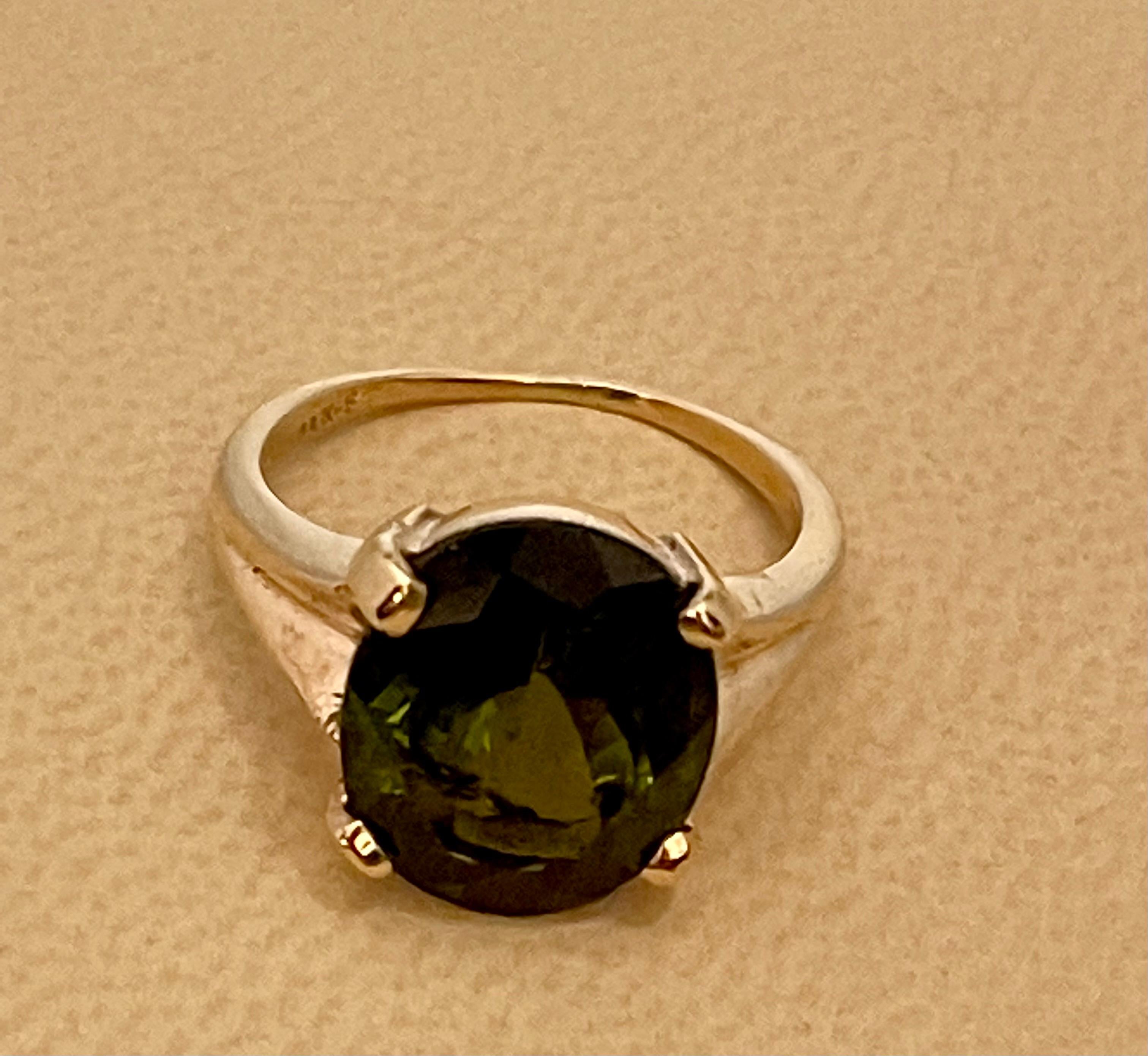 8 Karat natürlicher grüner Turmalinring aus 14 Karat Gelbgold mit Ovalschliff 7