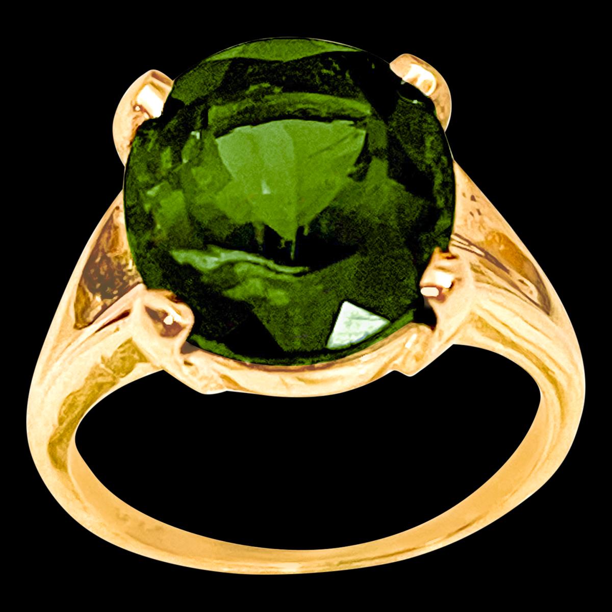 8 Karat natürlicher grüner Turmalinring aus 14 Karat Gelbgold mit Ovalschliff im Zustand „Hervorragend“ in New York, NY