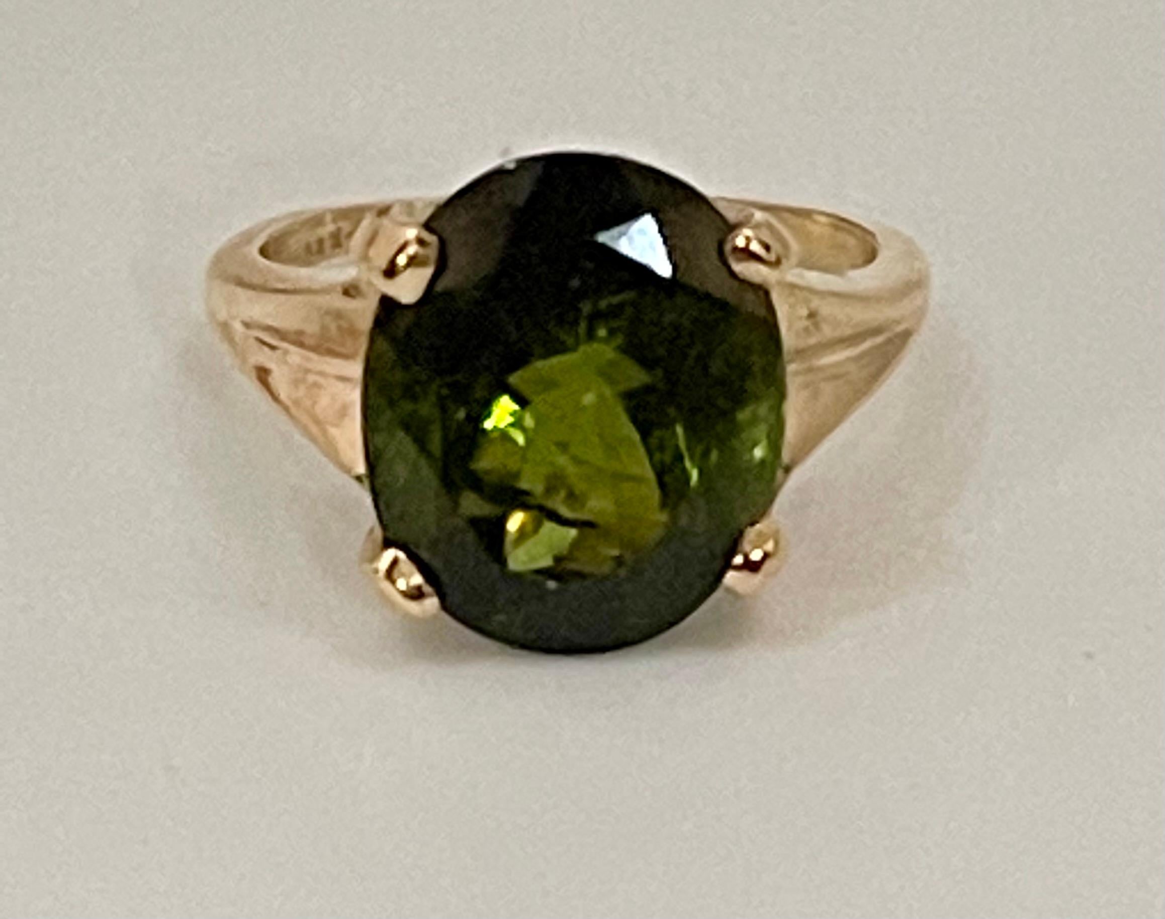 8 Karat natürlicher grüner Turmalinring aus 14 Karat Gelbgold mit Ovalschliff 5