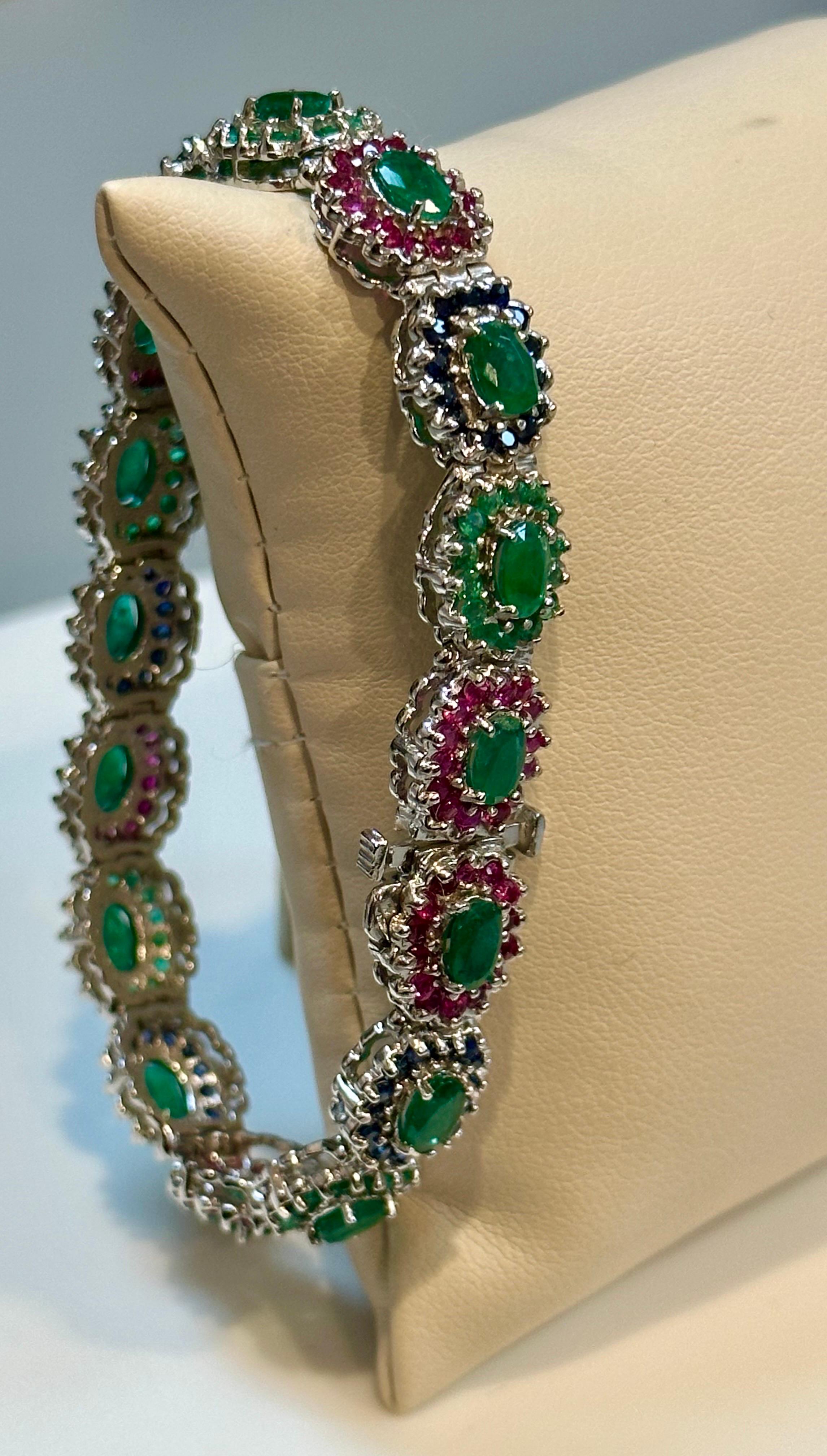 8 Ct Oval Cut Emerald & Ruby & Sapphire Tennis Bracelet 14 Kt White Gold 25.5Gm en vente 5