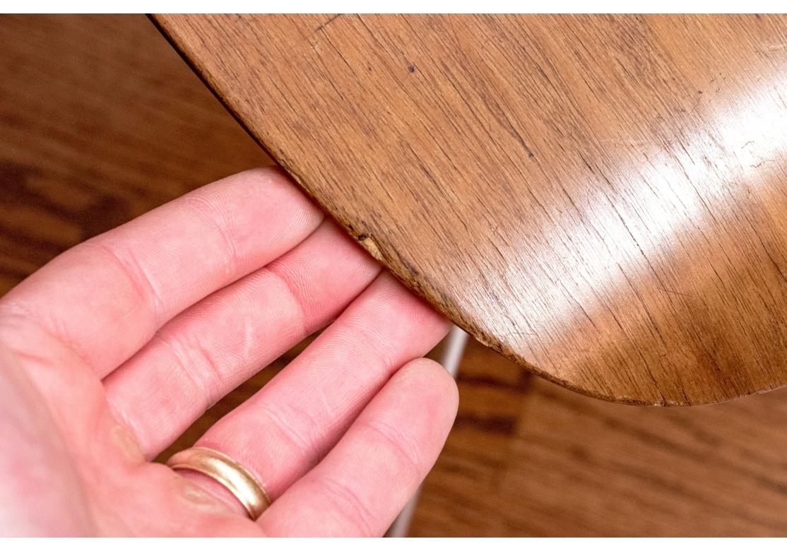 Mid-Century moderno 8 sedie da pranzo in legno di noce modellato di Ray and Ray Eames in vendita