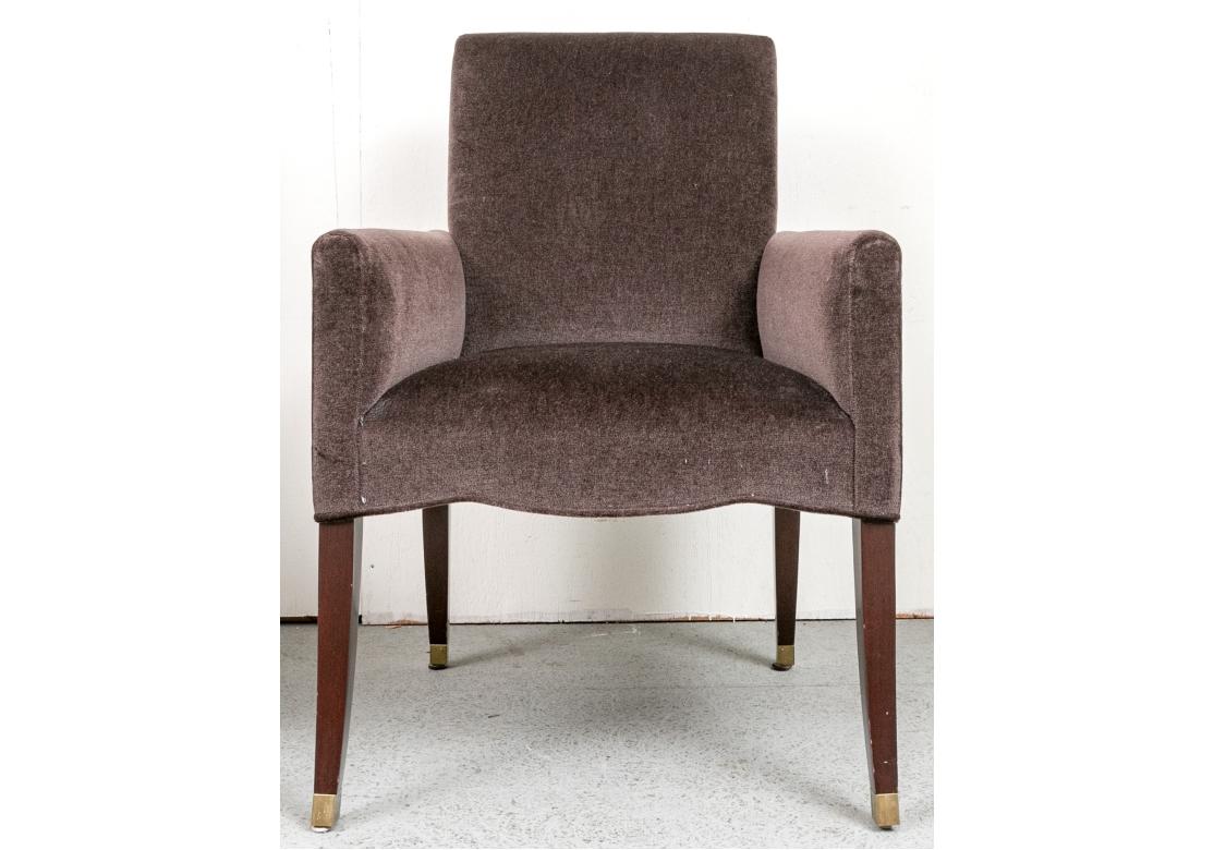 8 sedie da pranzo imbottite in mohair personalizzate alla maniera di Olivier Gagnere in vendita 8