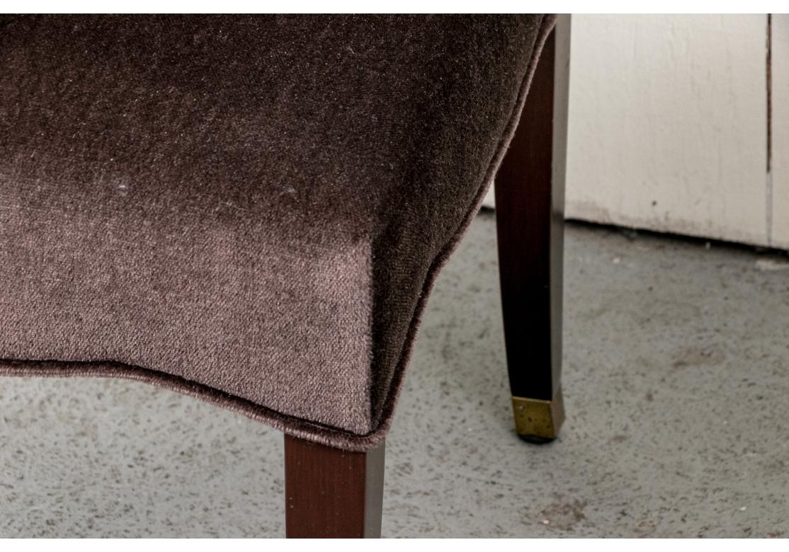 8 sedie da pranzo imbottite in mohair personalizzate alla maniera di Olivier Gagnere in vendita 13