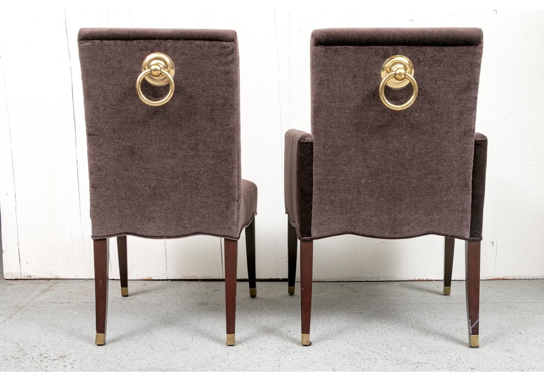 8 sedie da pranzo imbottite in mohair personalizzate alla maniera di Olivier Gagnere in vendita 1