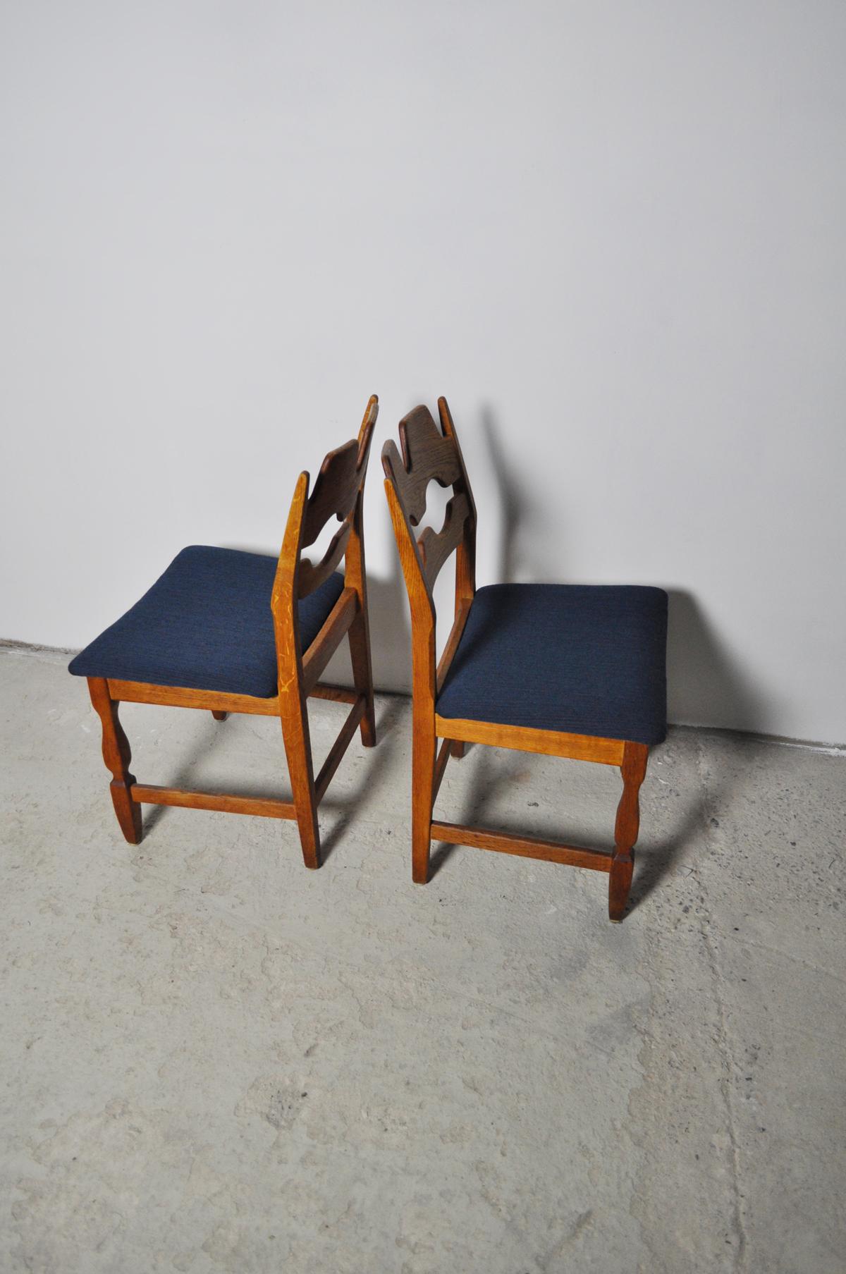 8 Danish Dining Chairs by Henning Kjærnulf For Sale 4