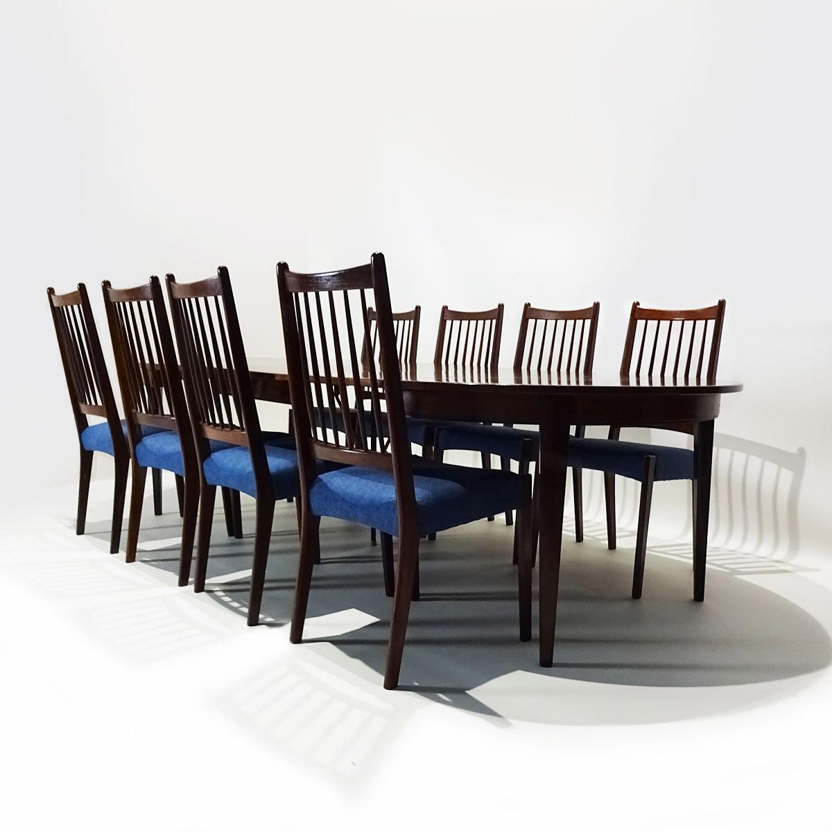 8 chaises de salle à manger danoises du milieu du siècle dernier Arne Hovmand Olsen en teck et tissu en vente 2