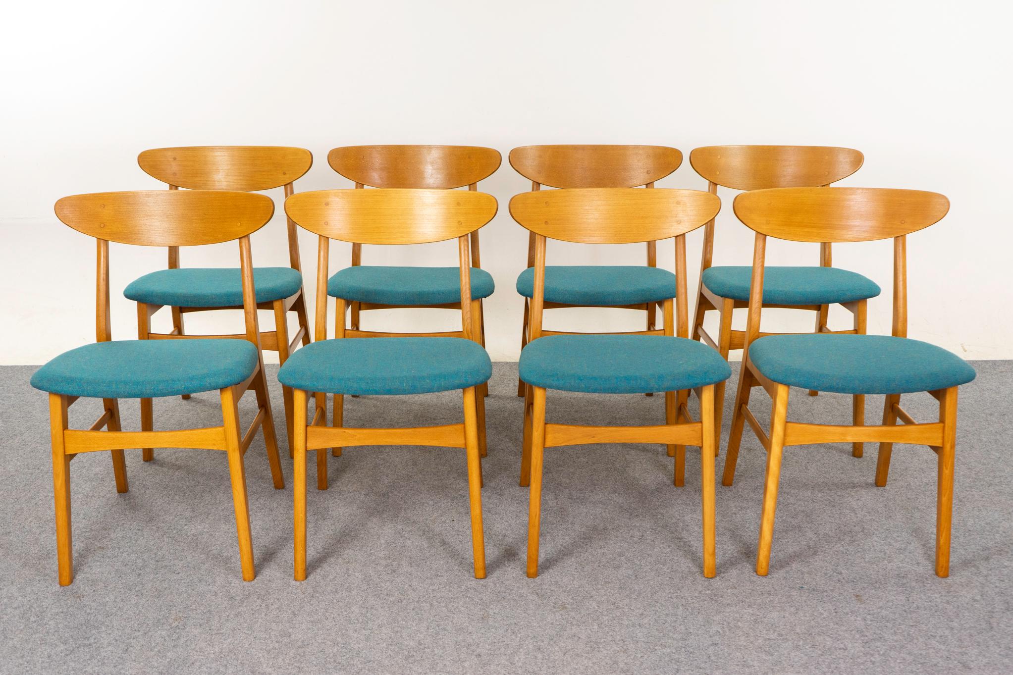 8 Chaises de salle à manger danoises en hêtre du milieu du siècle en vente 2