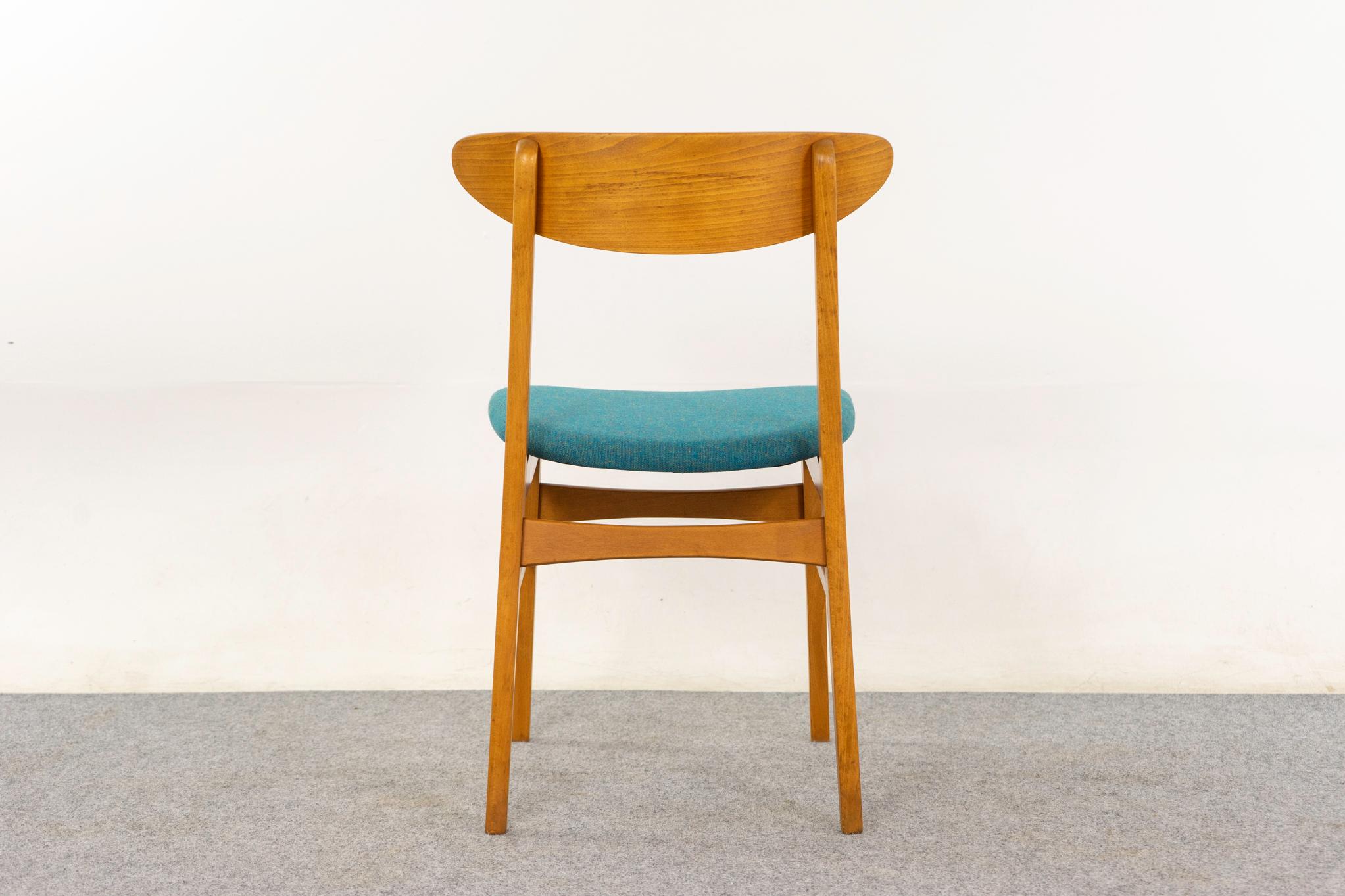 Laine 8 Chaises de salle à manger danoises en hêtre du milieu du siècle en vente