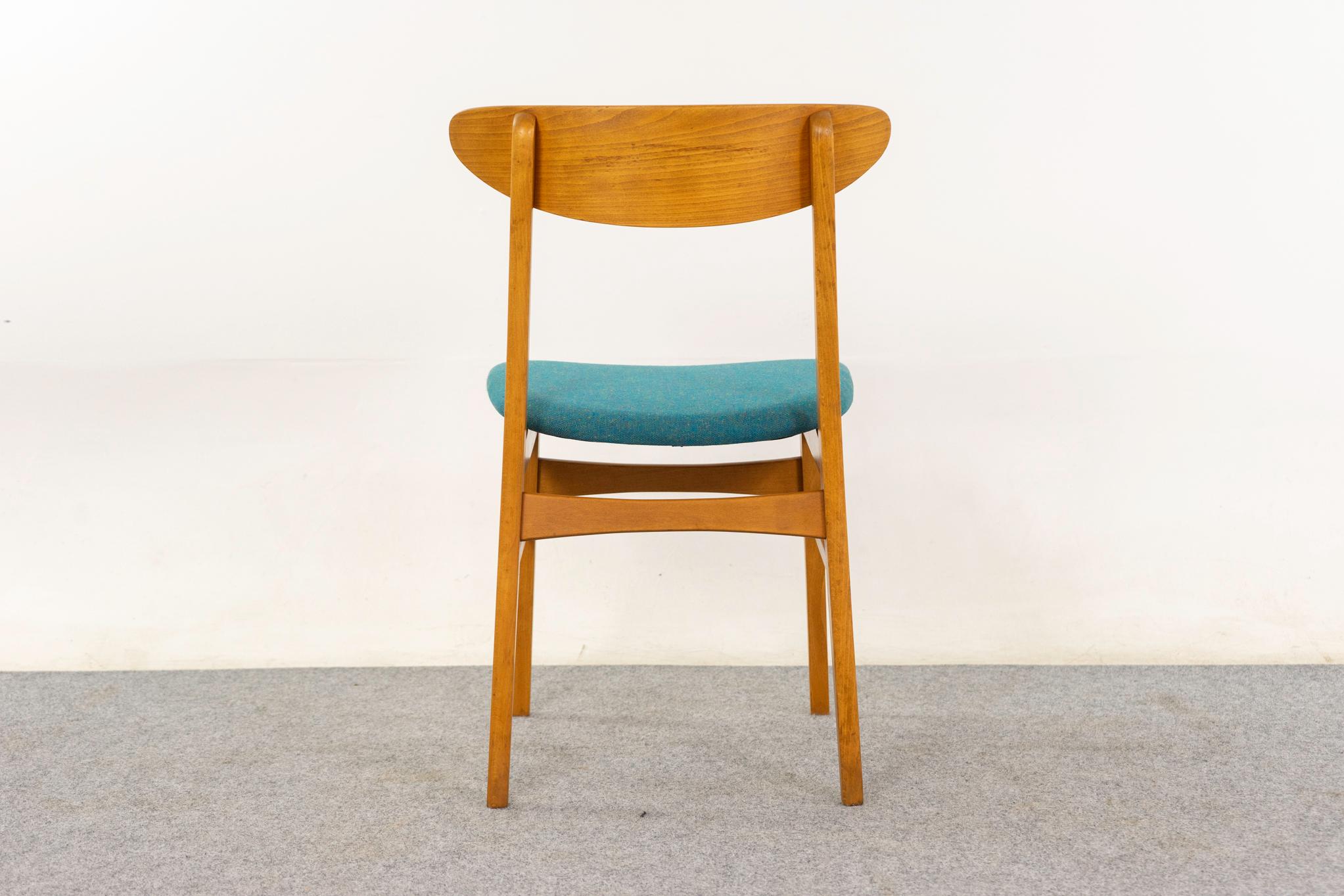 8 Chaises de salle à manger danoises en hêtre du milieu du siècle en vente 1