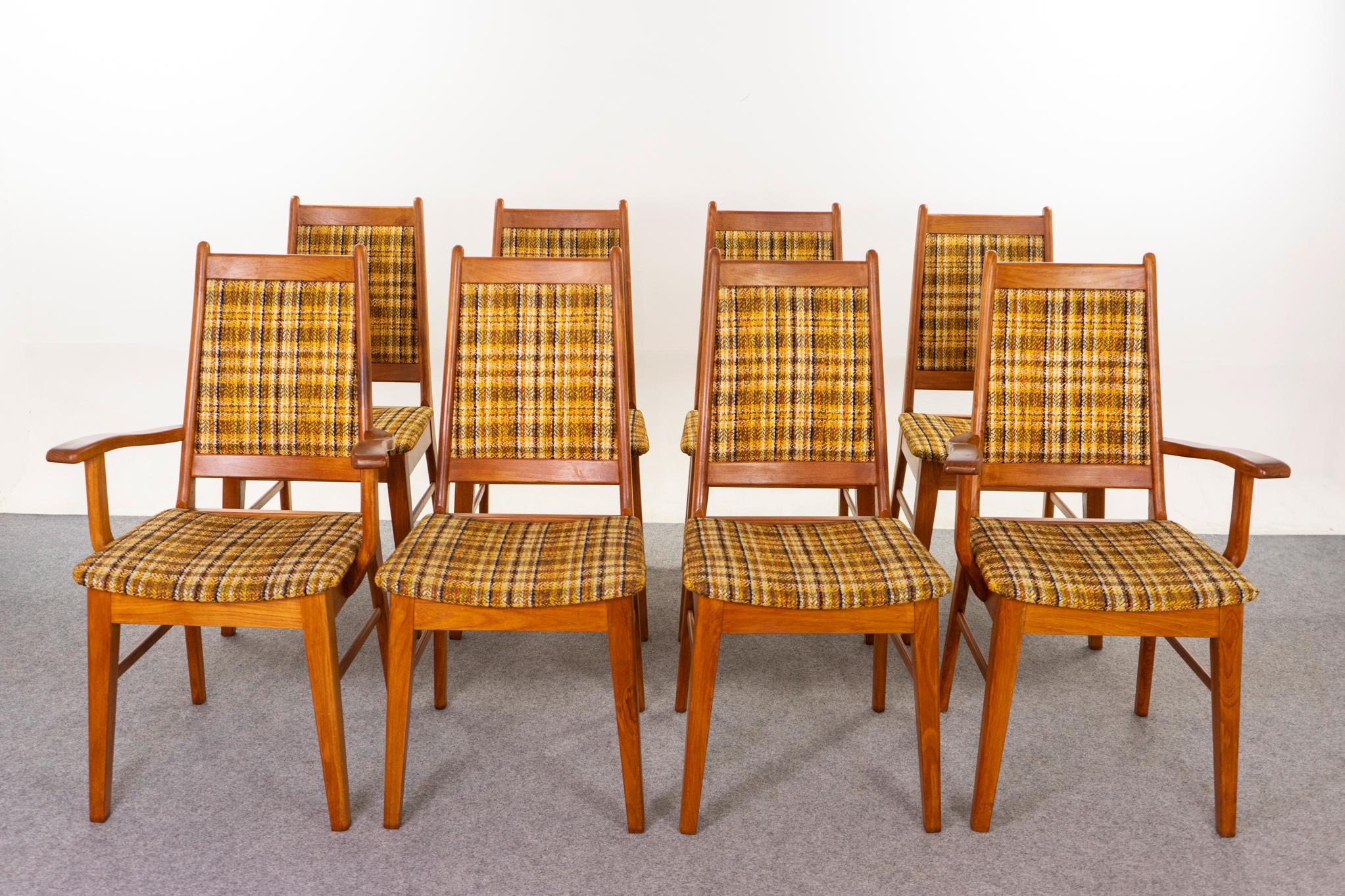 8 Dänische Teak-Esszimmerstühle aus der Jahrhundertmitte im Angebot 3