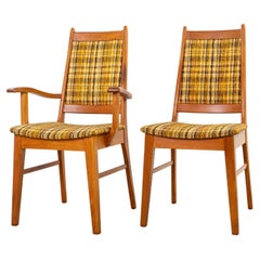 8 Chaises de salle à manger danoises en teck du milieu du siècle dernier