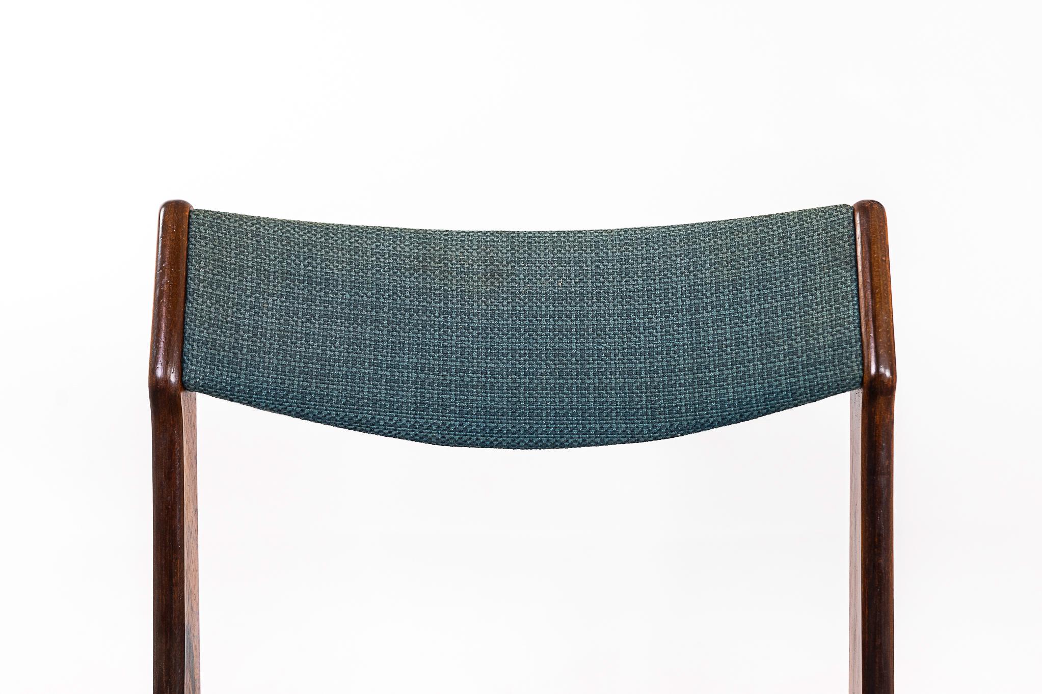 8 moderne dänische Esszimmerstühle aus Rosenholz im Zustand „Relativ gut“ im Angebot in VANCOUVER, CA