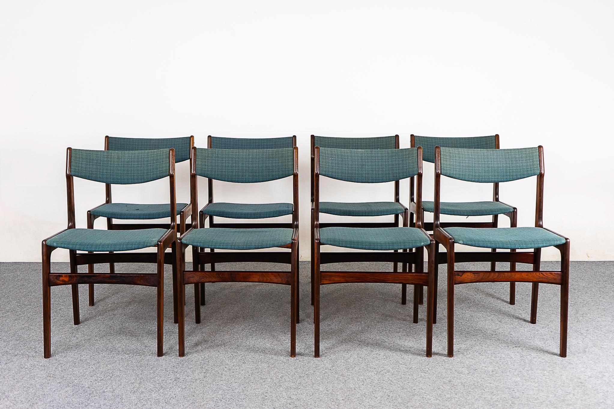 8 moderne dänische Esszimmerstühle aus Rosenholz im Angebot 3