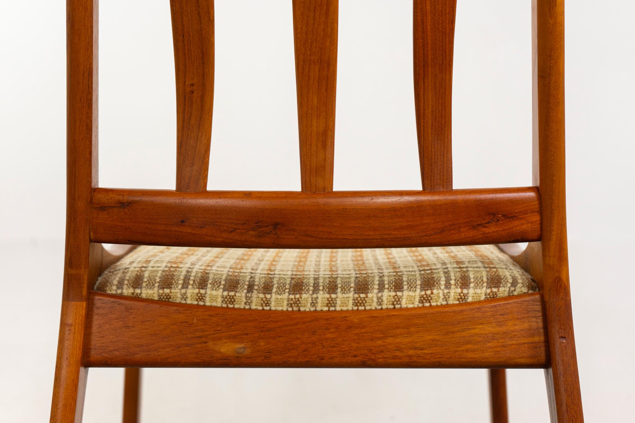 8 Danish Modern Teak Dining Chairs For Sale 8