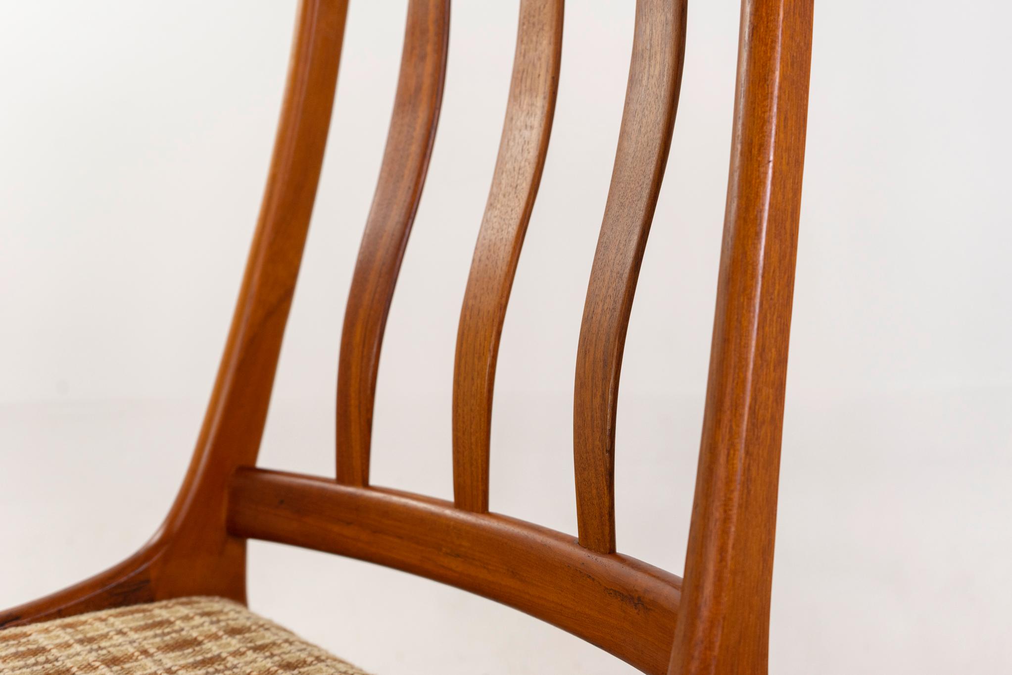 8 Danish Modern Teak Dining Chairs In Good Condition For Sale In VANCOUVER, CA