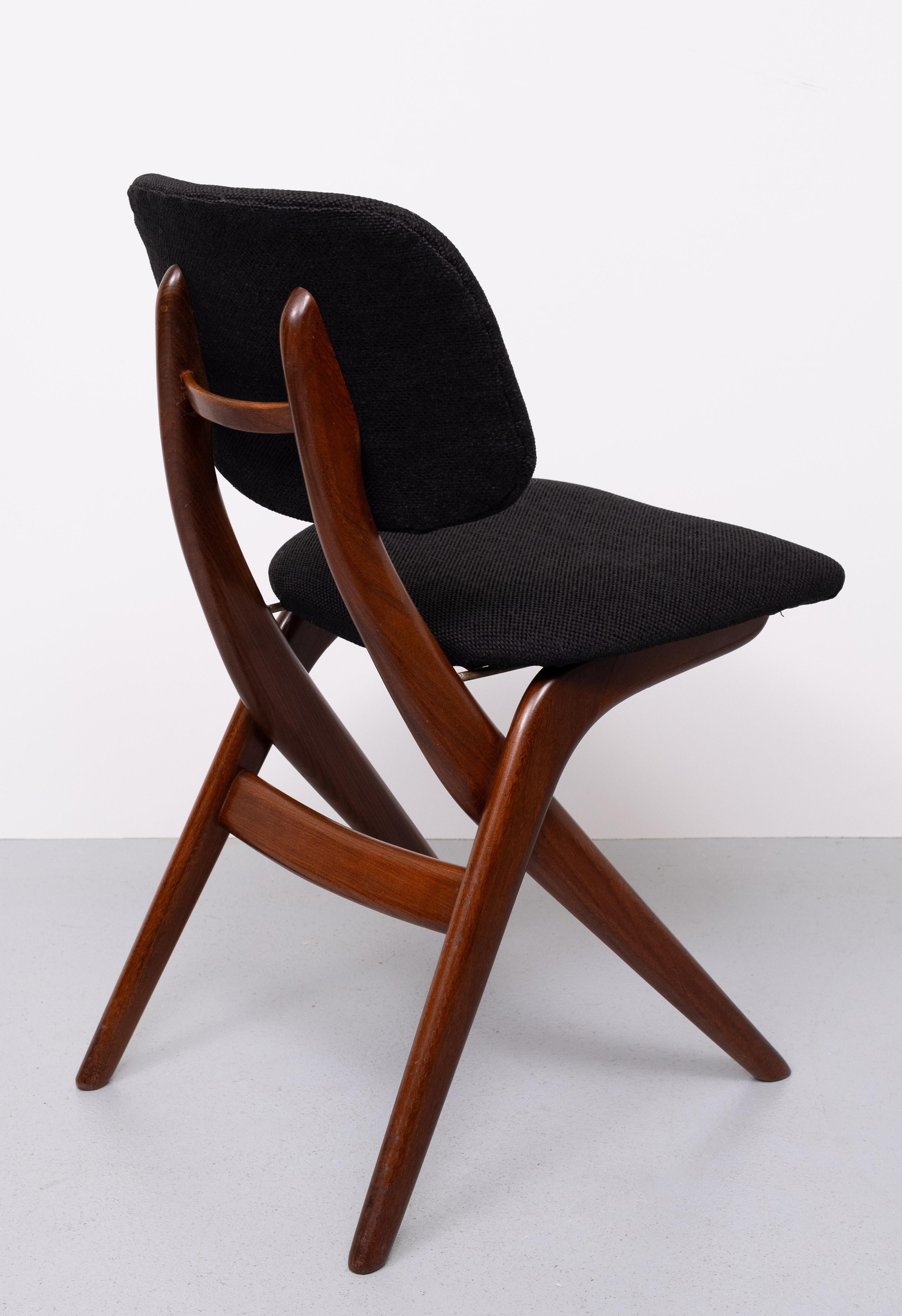 Mid-Century Modern 8  Scissors Dining Chairs  Louis van Teeffelen  for Wébé  Dutch 1960s For Sale