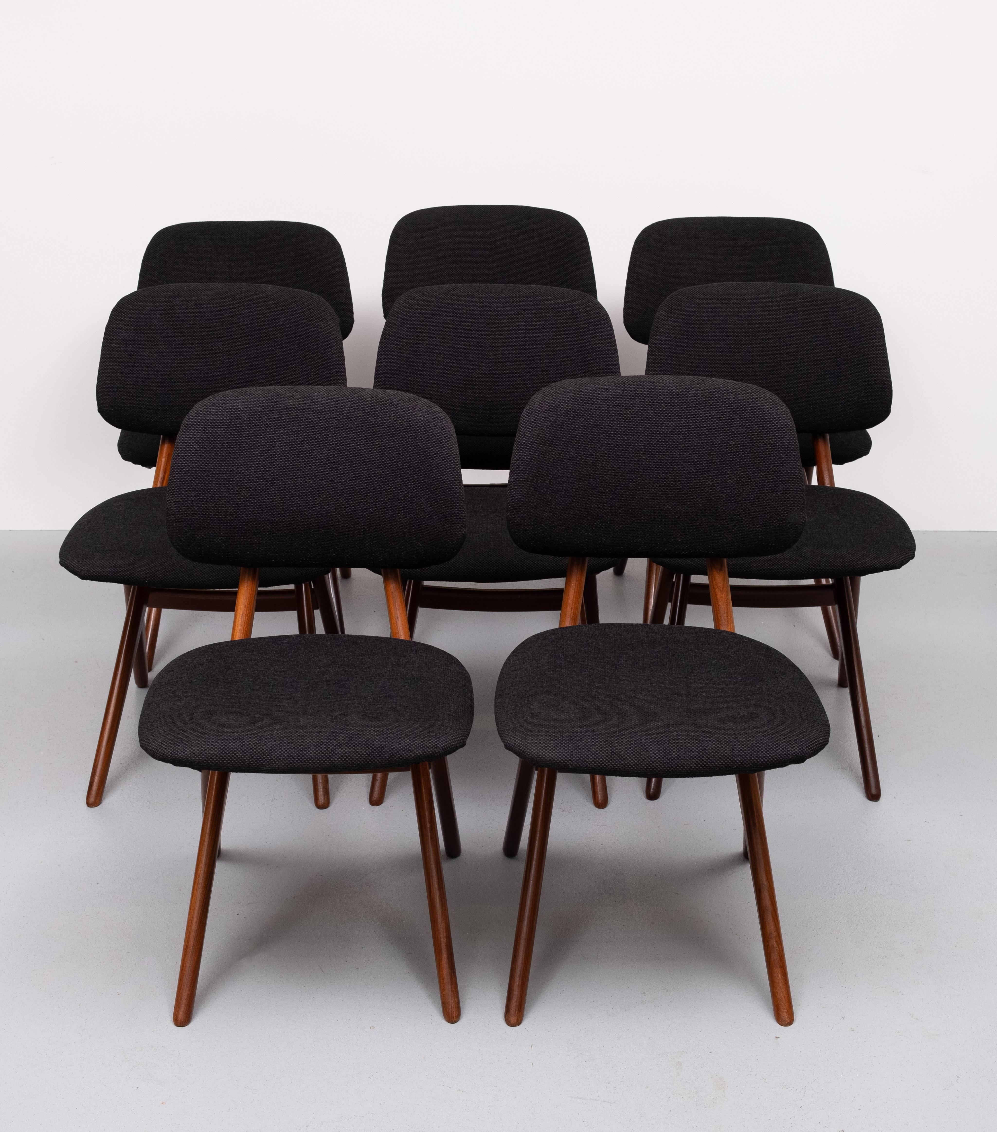 8  Scissors Dining Chairs  Louis van Teeffelen  for Wébé  Dutch 1960s In Good Condition For Sale In Den Haag, NL
