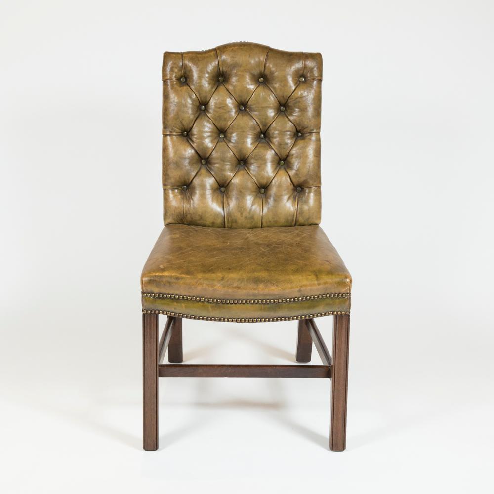 8 Dining Chairs with Leather Button Backs, 2 Carvers and 6 Standard Chairs For Sale 1