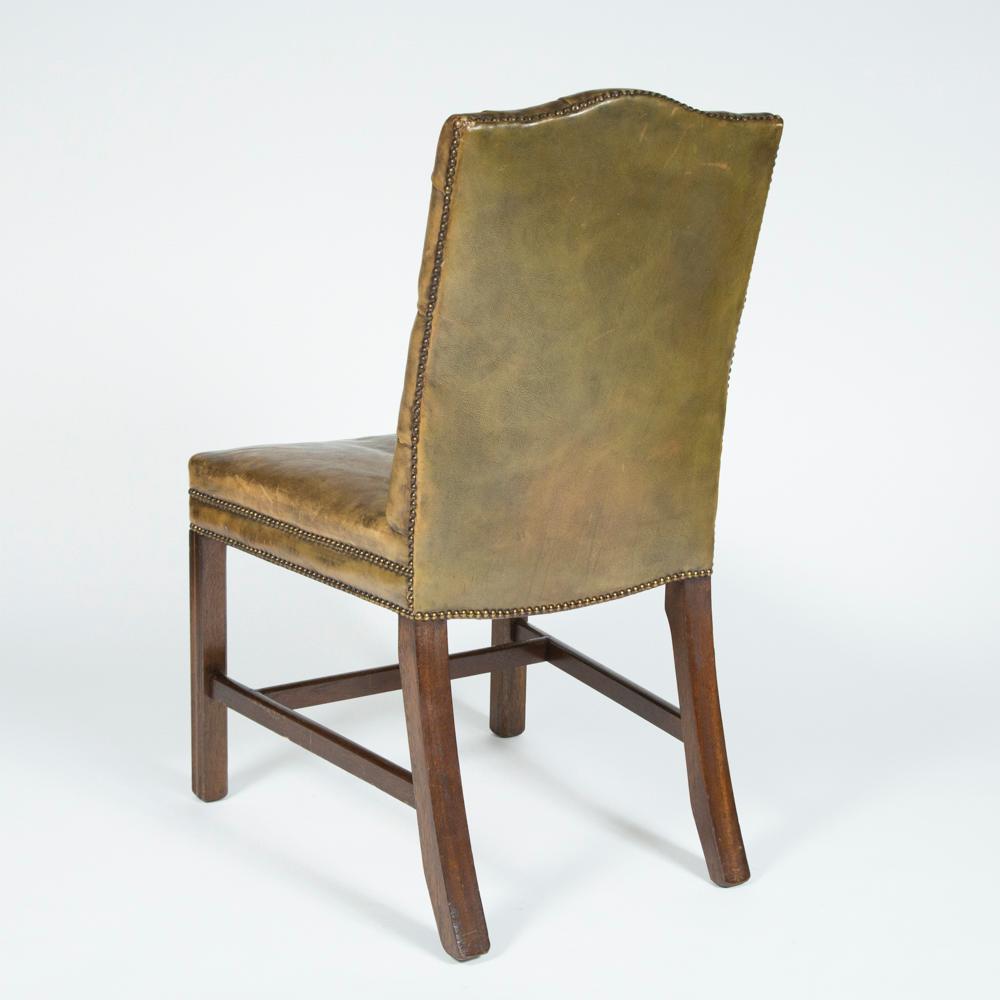 8 Dining Chairs with Leather Button Backs, 2 Carvers and 6 Standard Chairs For Sale 3