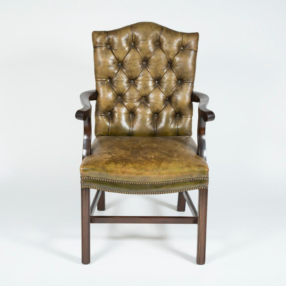 English 8 Dining Chairs with Leather Button Backs, 2 Carvers and 6 Standard Chairs For Sale