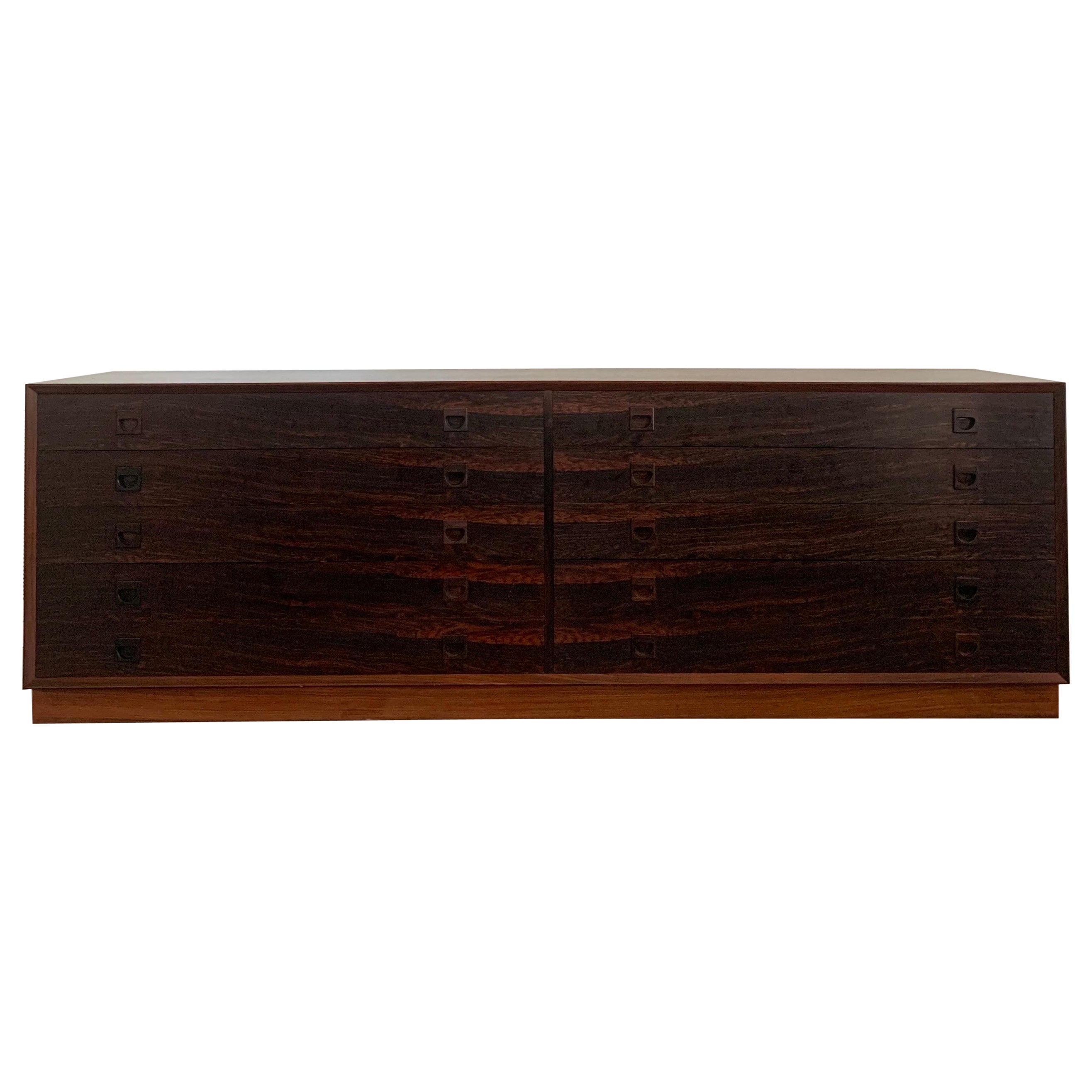 Commode 8 tiroirs en bois de rose danois, Attr. Arne Wahl Iversen, vers les années 1960