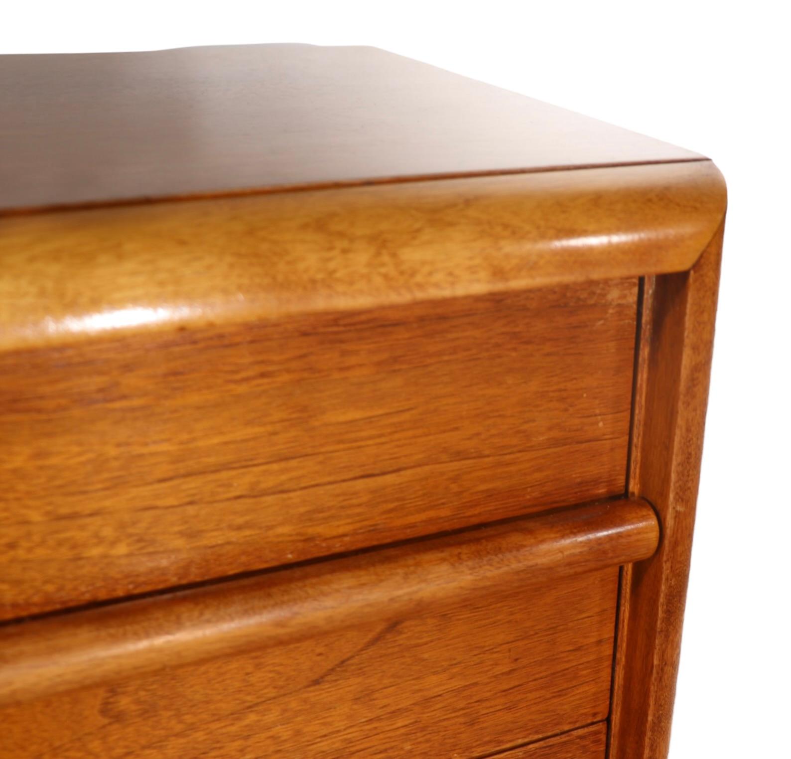 8 Drawer Double Dresser Designed by Robsjohn Gibbings for Widdicomb For Sale 7