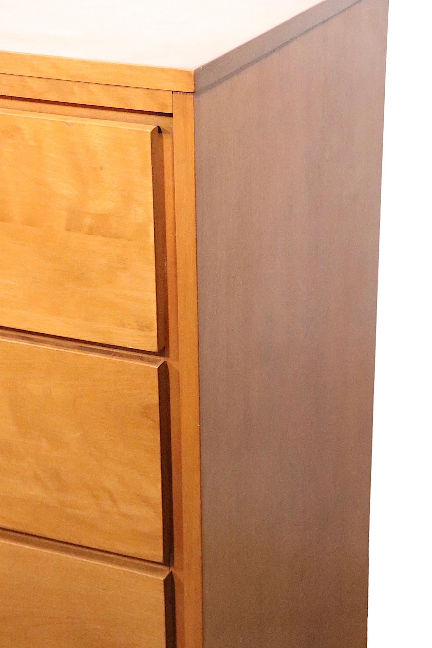 8 Drawer Mid Century Dresser Modern Mates for Conant Ball by Leslie Diamond  In Good Condition In New York, NY
