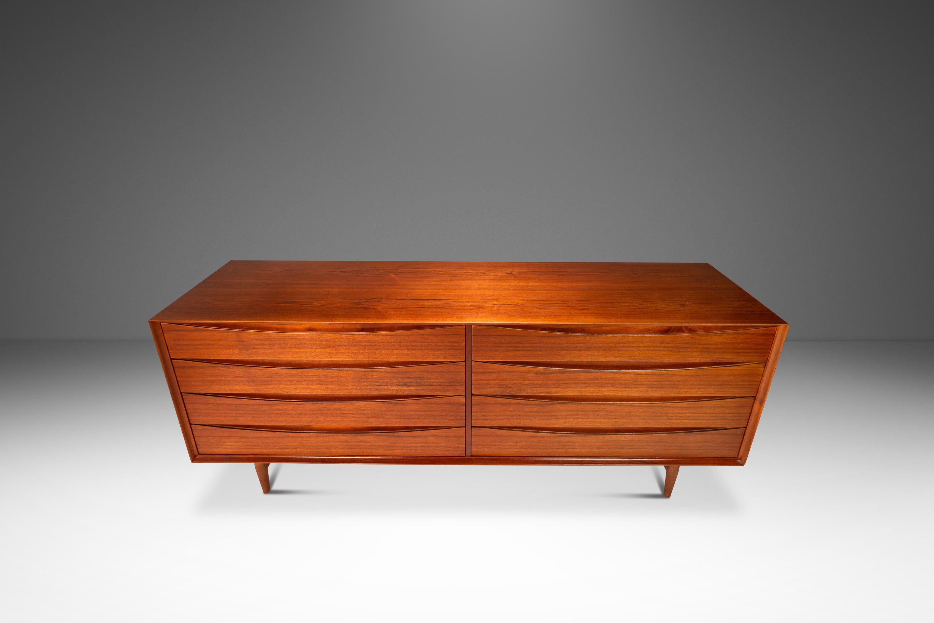 Triennale a 8 cassetti Mo. L-32-6 Cassettiera, Arne Vodder, Sibast Mobler, Danimarca, 1950 in vendita 1