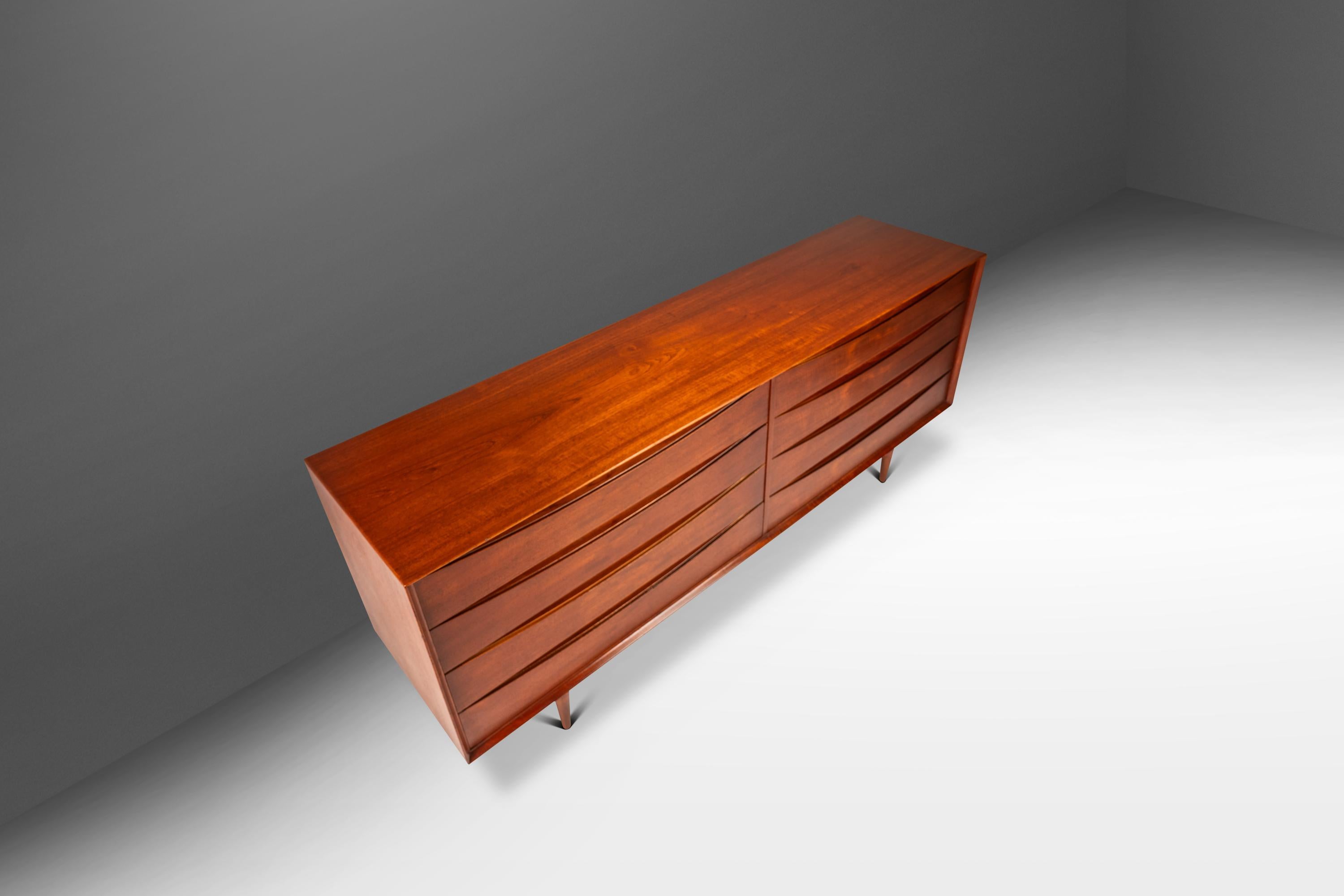 Teak Triennale a 8 cassetti Mod. L326 Cassettiera, Arne Vodder, Sibast Mobler, Danimarca, anni '50 in vendita