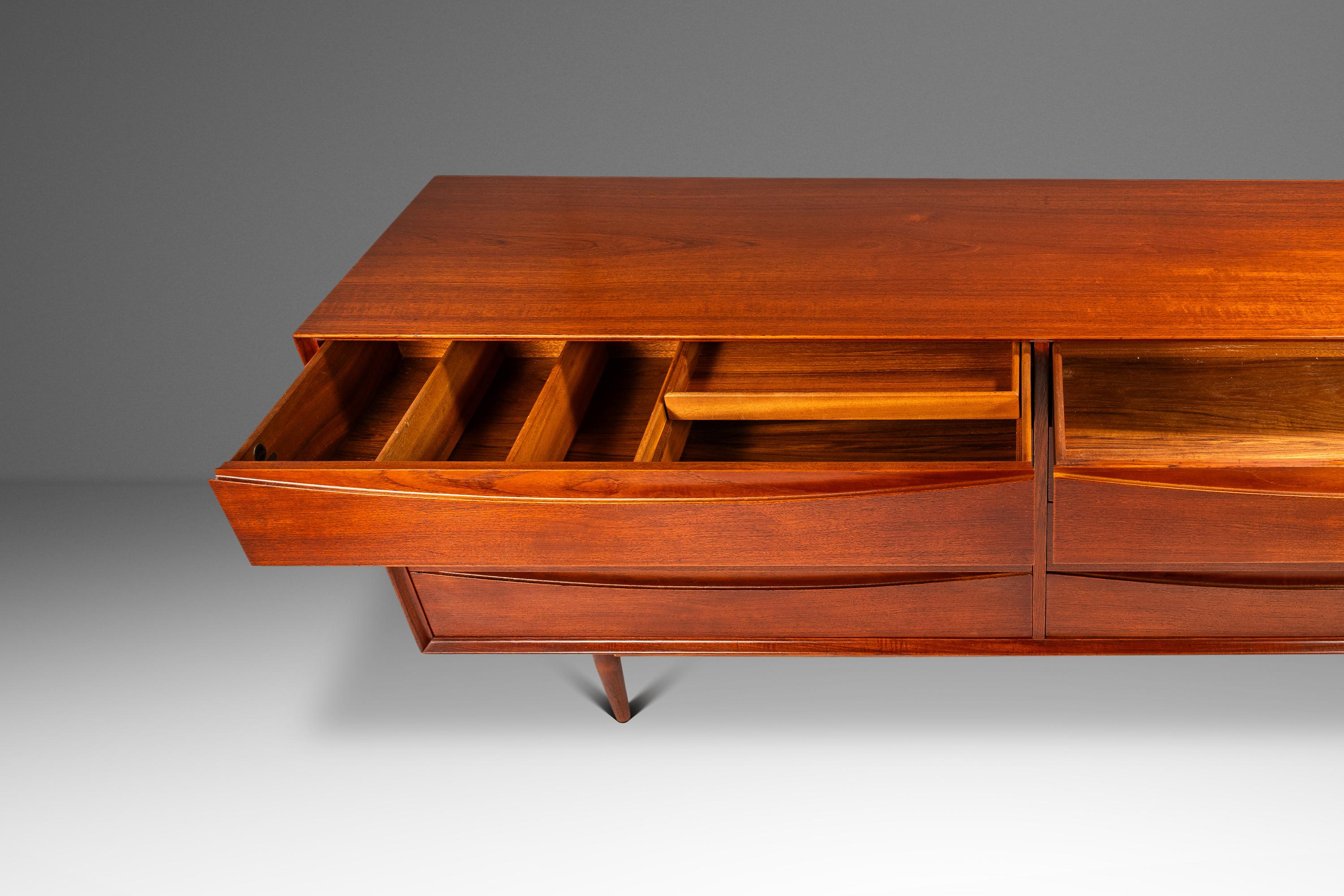 Triennale a 8 cassetti Mod. L326 Cassettiera, Arne Vodder, Sibast Mobler, Danimarca, anni '50 in vendita 2