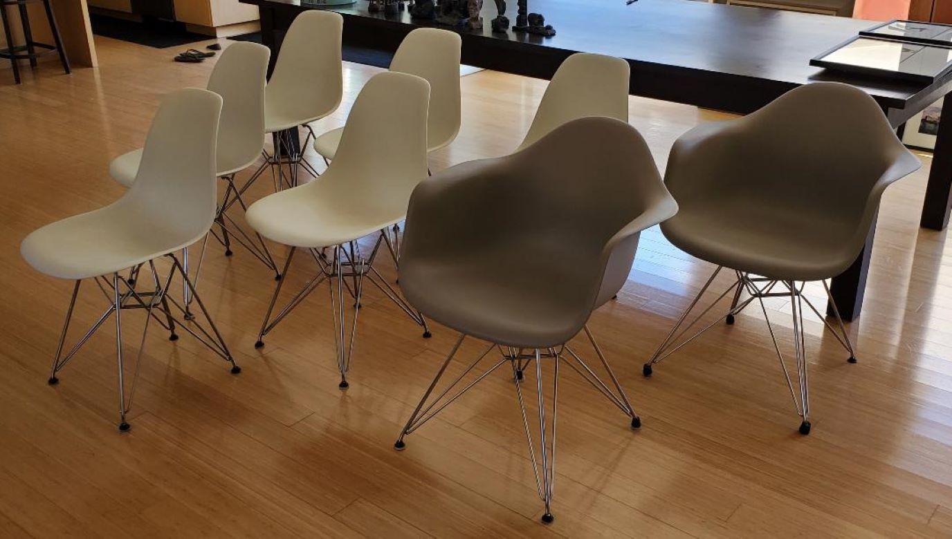 8 Eames Chairs Eiffel Tower 2 DAR Arm Chairs 6 DSR Side Chairs by Herman Miller In Good Condition In Monrovia, CA