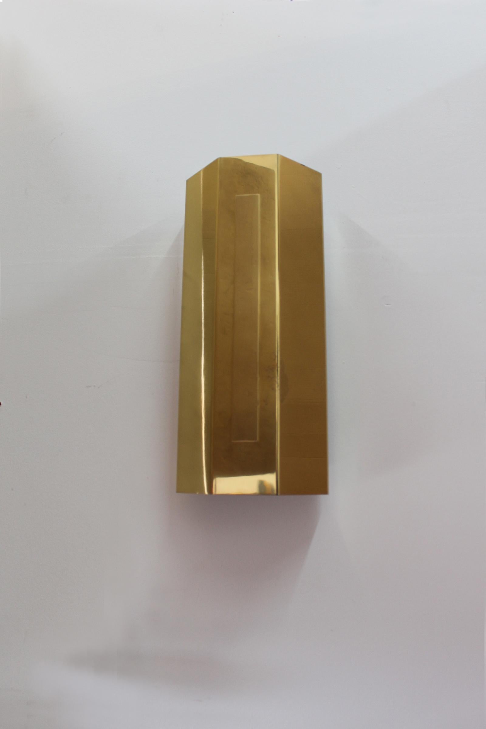 Jean Perzel (1892-1986): Nine rare French 1970s polished bronze sconces.
This model was especially created for 