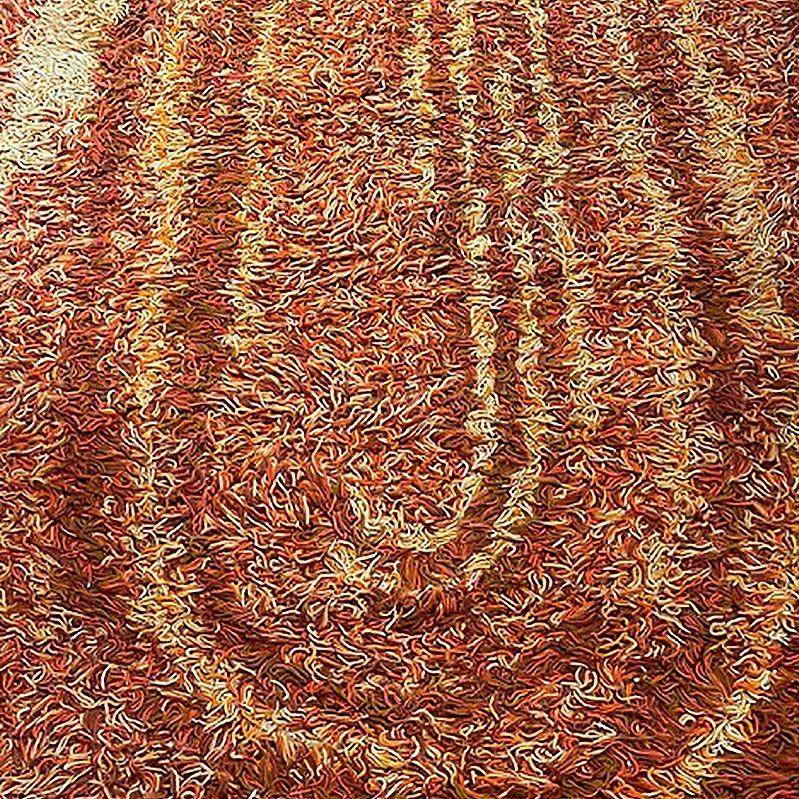 8' Foot Hand Woven Tricolor Oval Scandinavian Shag Rug In Excellent Condition For Sale In Van Nuys, CA