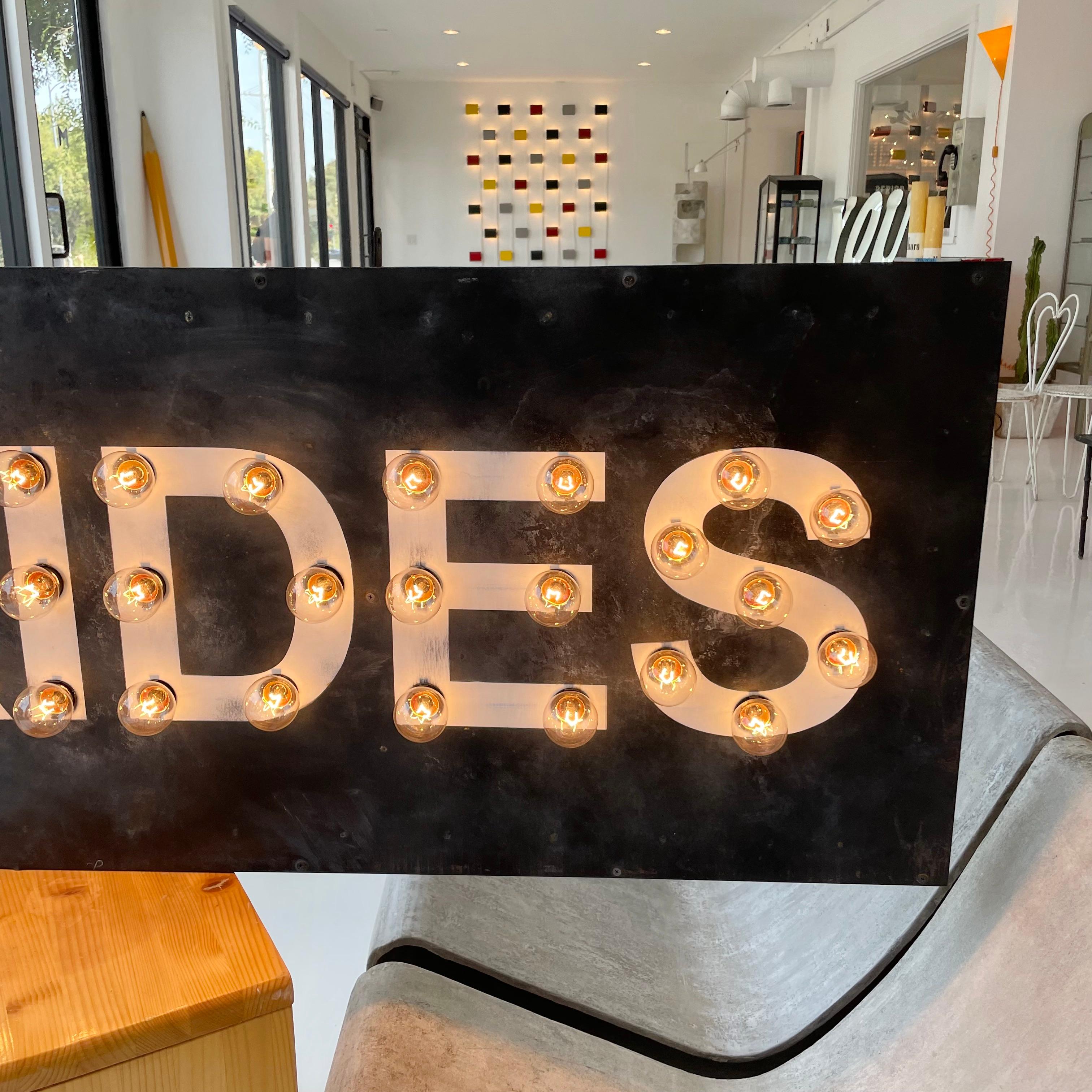 Insegna di metallo illuminata di 8 piedi KIDDIE RIDES 8