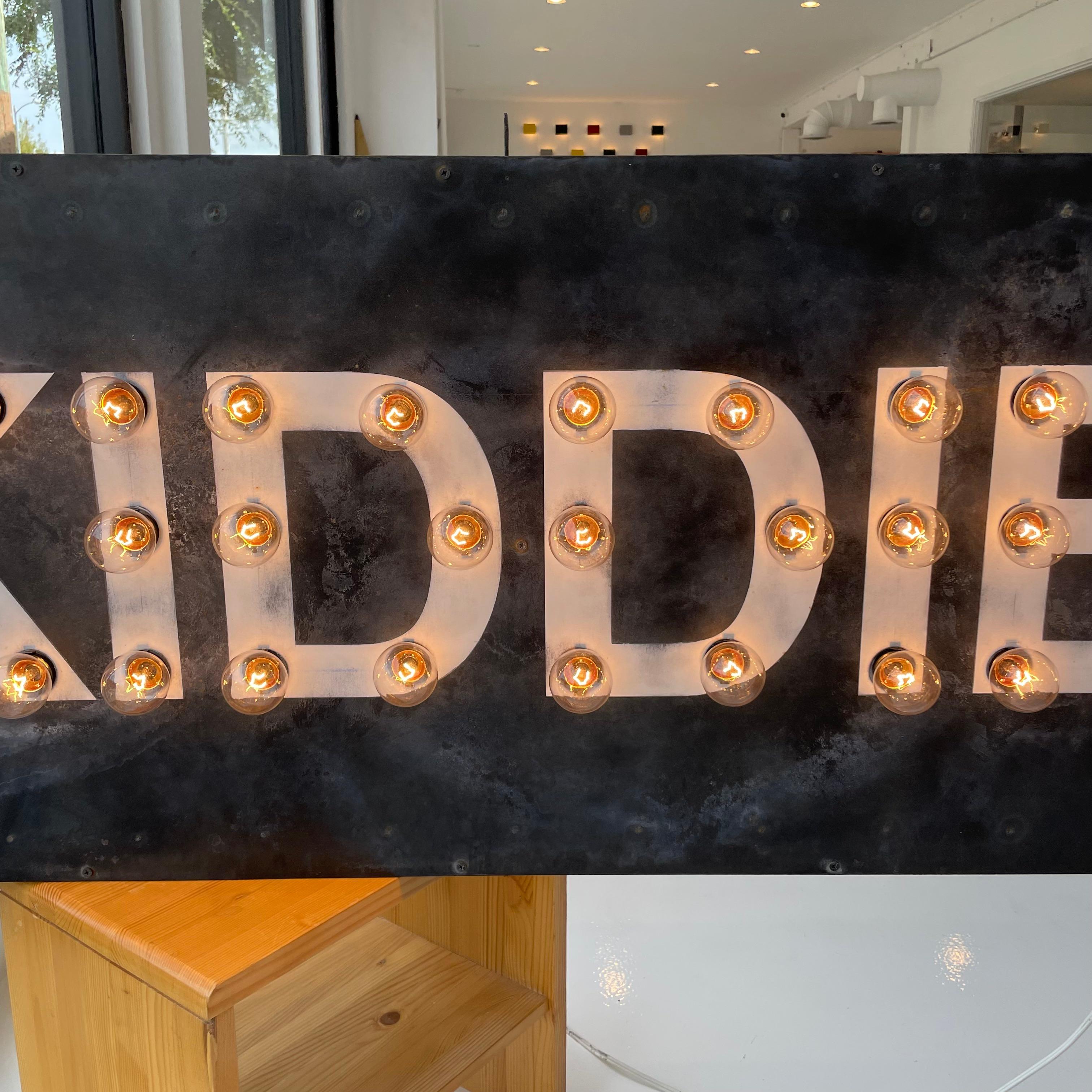 Insegna di metallo illuminata di 8 piedi KIDDIE RIDES 3