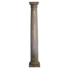 8 pieds de long colonne de granit gris mélangé antique disponible