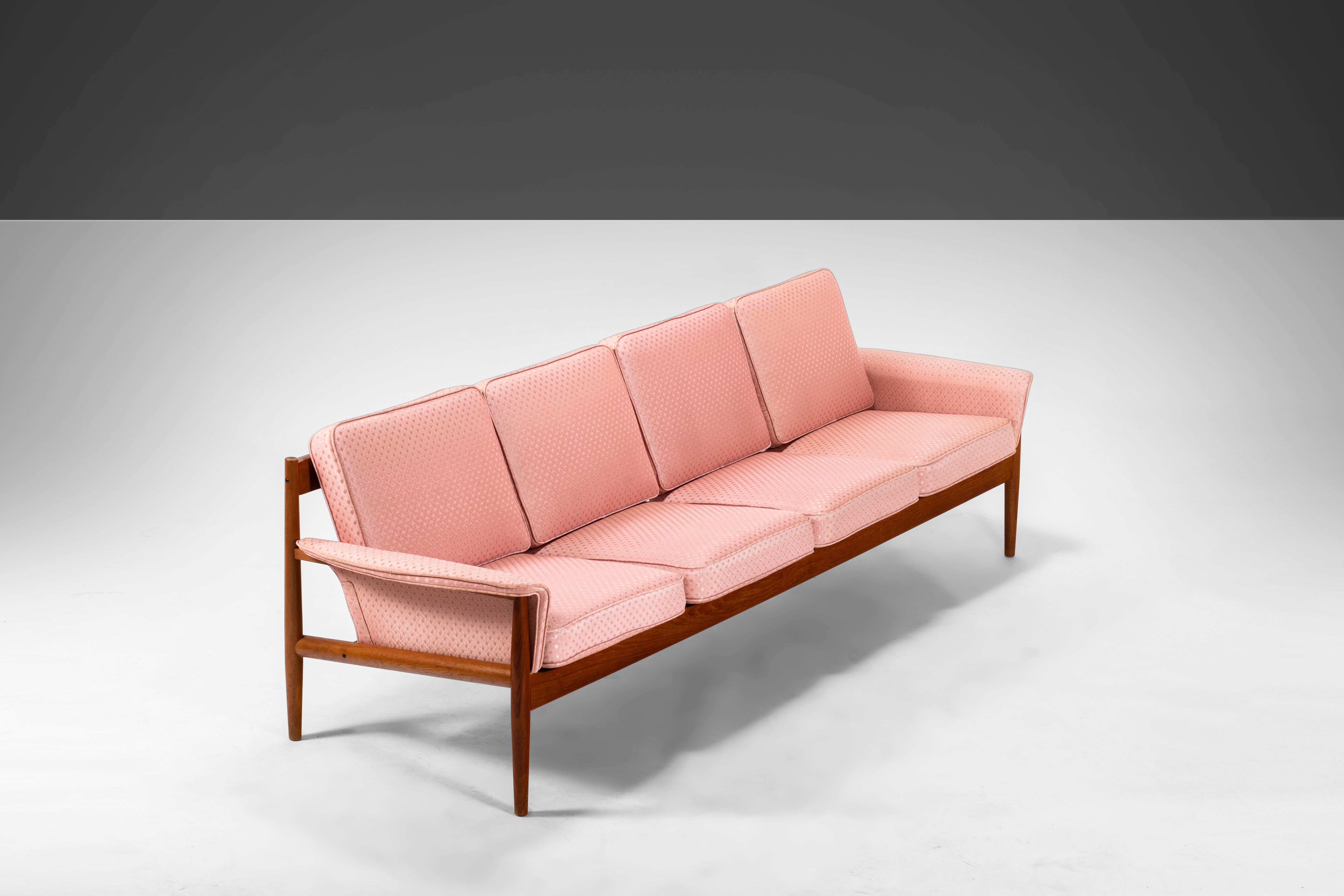 8 Ft. Langes Viersitzer-Sofa von Grete Jalk für France and Sons aus Teakholz, ca. 1960er Jahre (Skandinavische Moderne) im Angebot