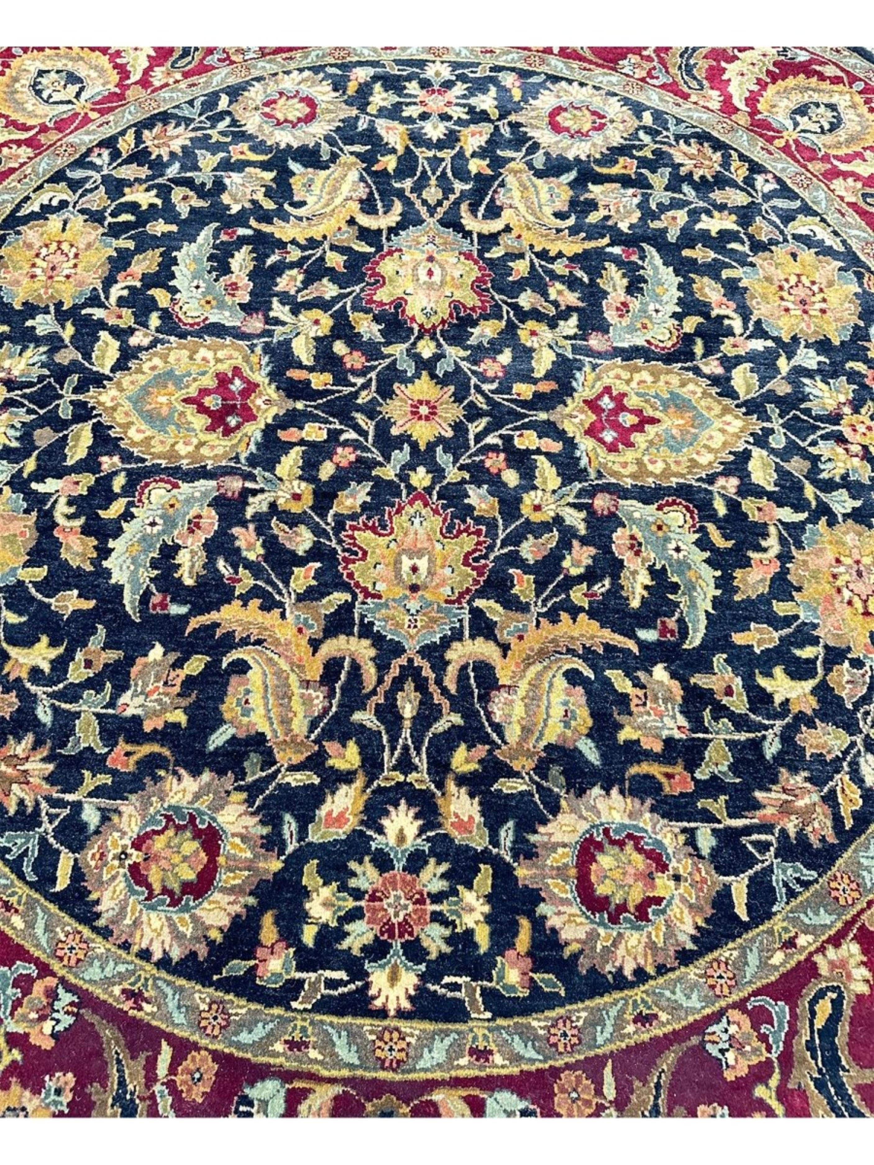 8' Hand Knotted Round Style Area Rug en vente 2