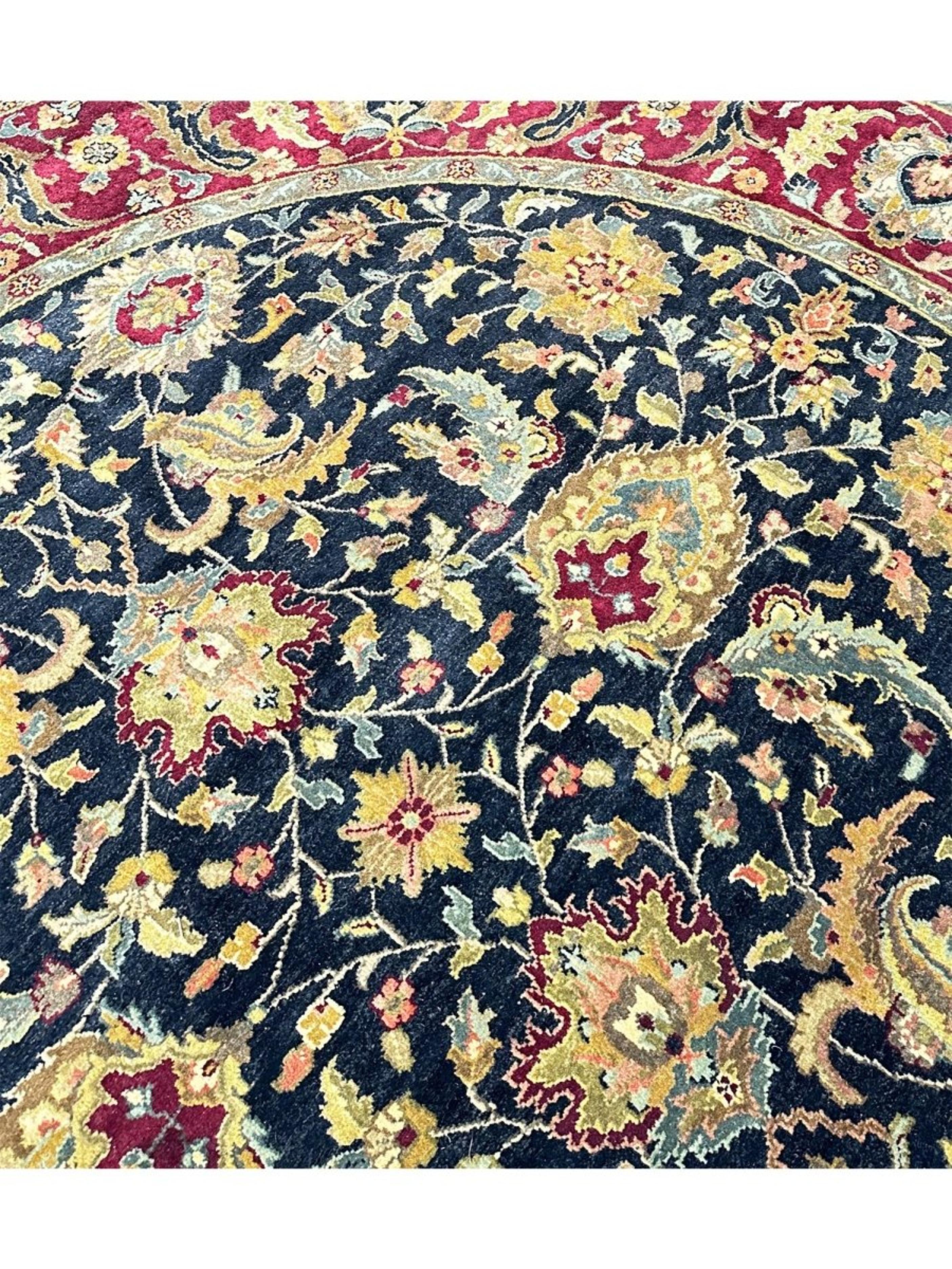 XXIe siècle et contemporain 8' Hand Knotted Round Style Area Rug en vente