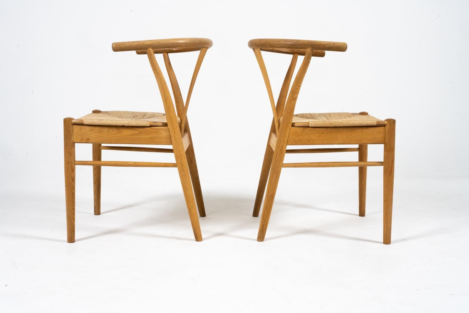 (8) Chaises de salle à manger en chêne à chevrons de style Hans Wegner en vente 4