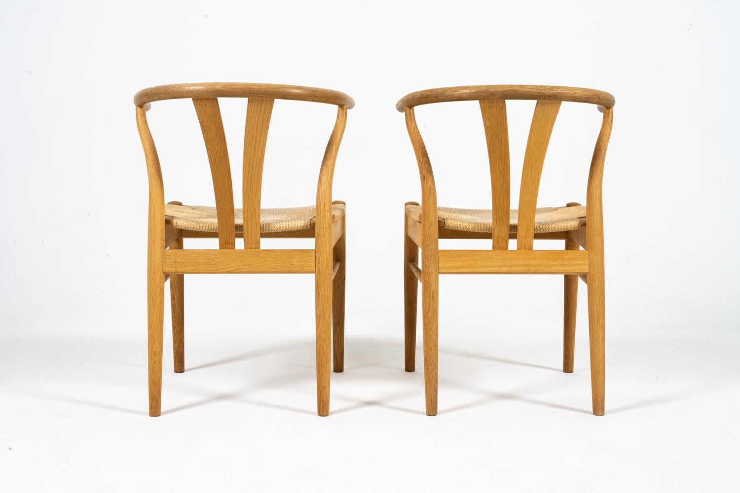 (8) Chaises de salle à manger en chêne à chevrons de style Hans Wegner en vente 2