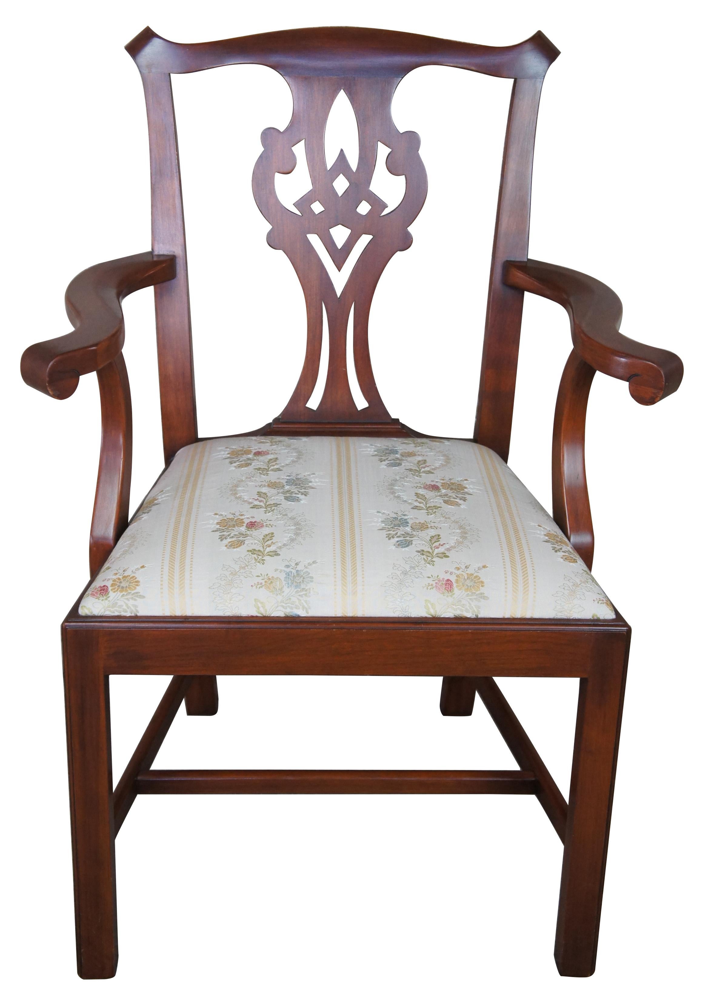 8 Henkel Harris Winchester Cherry Chippendale style dining chairs model 101

Late 20th century Chippendale style dining chairs by Henkel Harris. Model 101 finish 24. 18th century design. Made from Winchester Cherry with traditional splay backs and