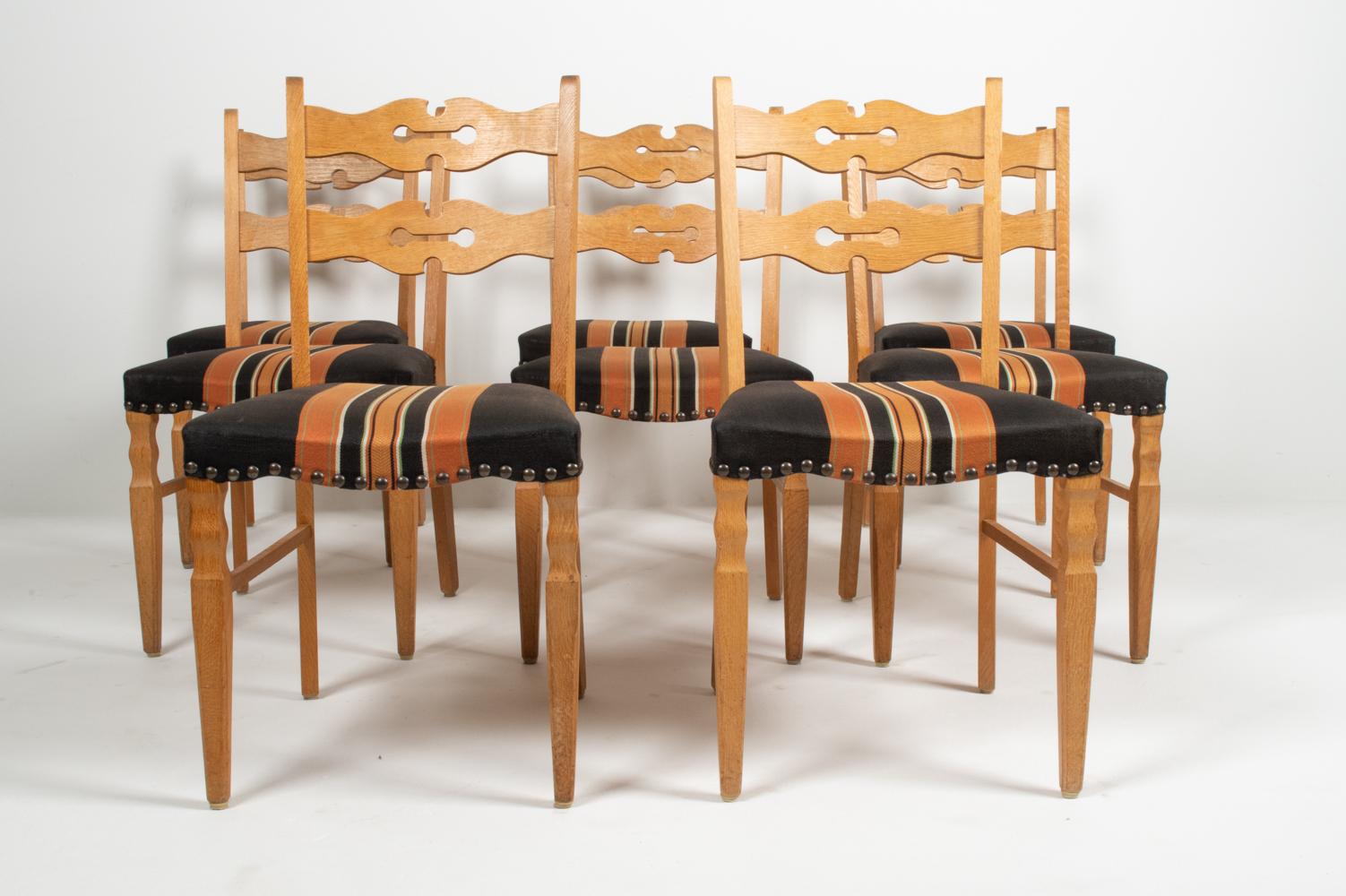 Scandinavian Modern (8) Henning Kjaernulf-Style Danish Oak Dining Chairs For Sale