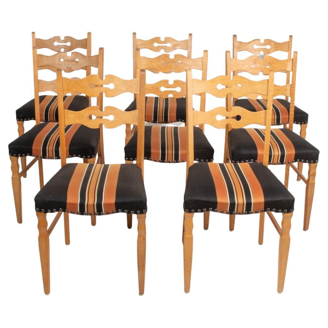 (8) Chaises de salle à manger danoises de style Henning Kjaernulf