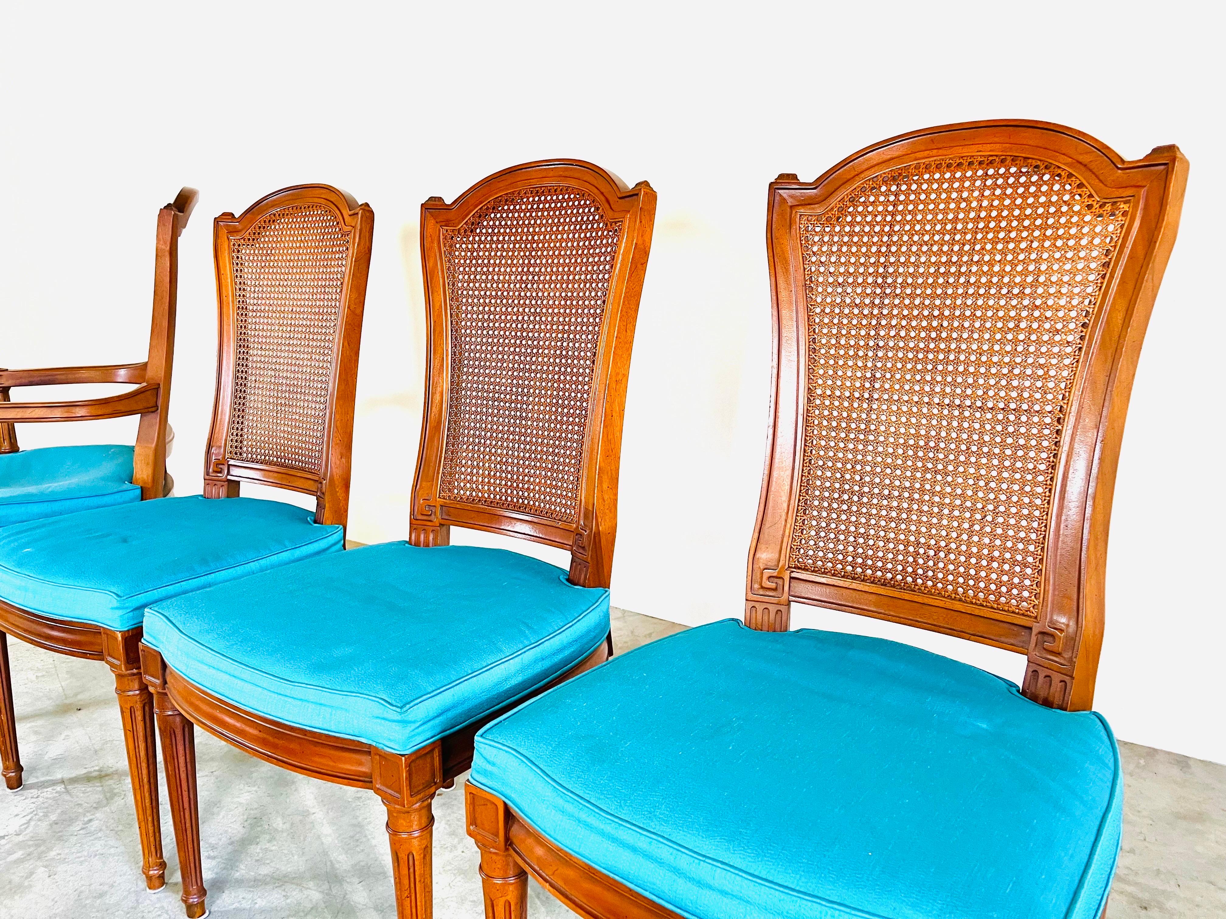 8 Henredon Louis XVI Style Cane Back Dining Chairs in Carved Walnut In Good Condition In Southampton, NJ